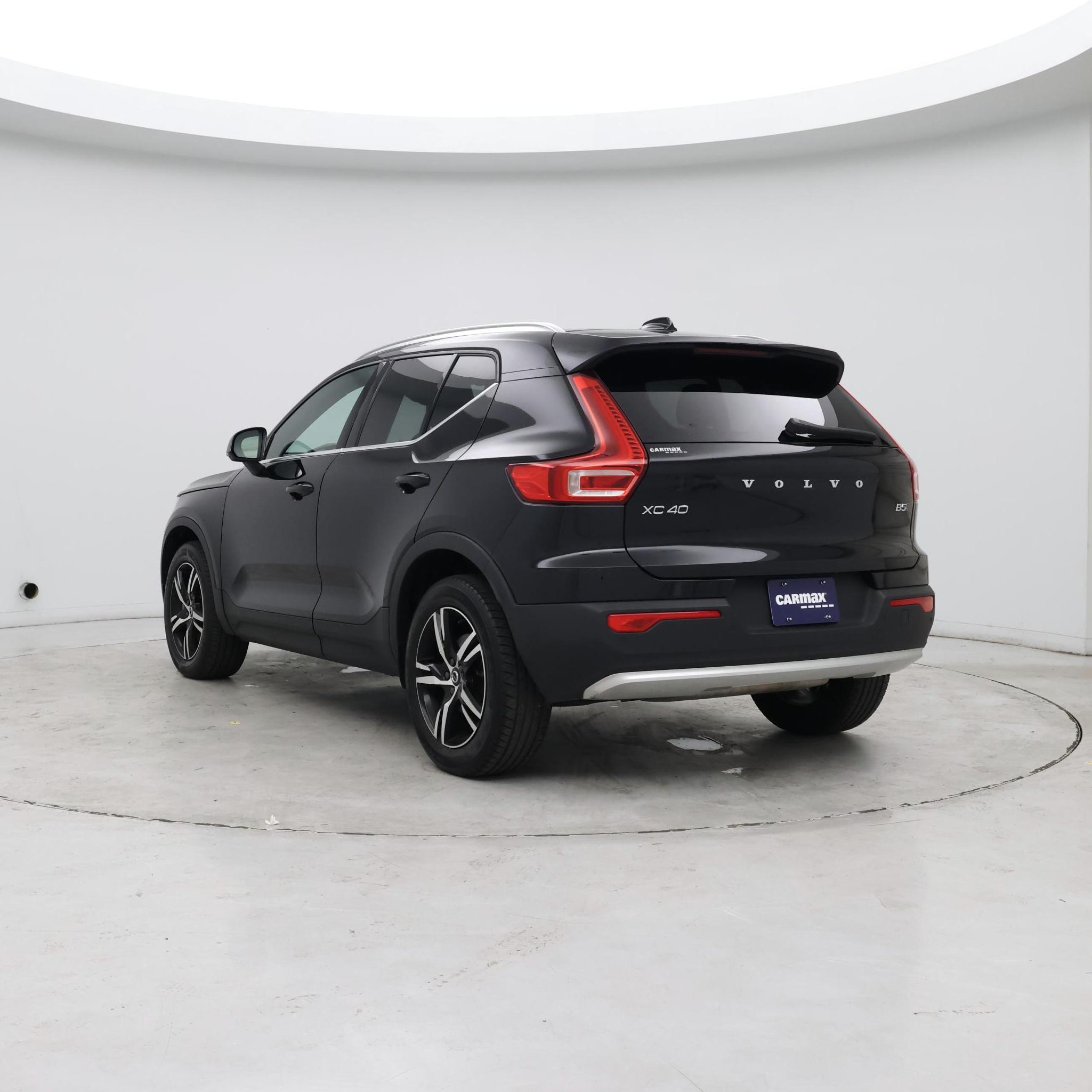Thumbnail: 2024 Volvo XC40 - 2