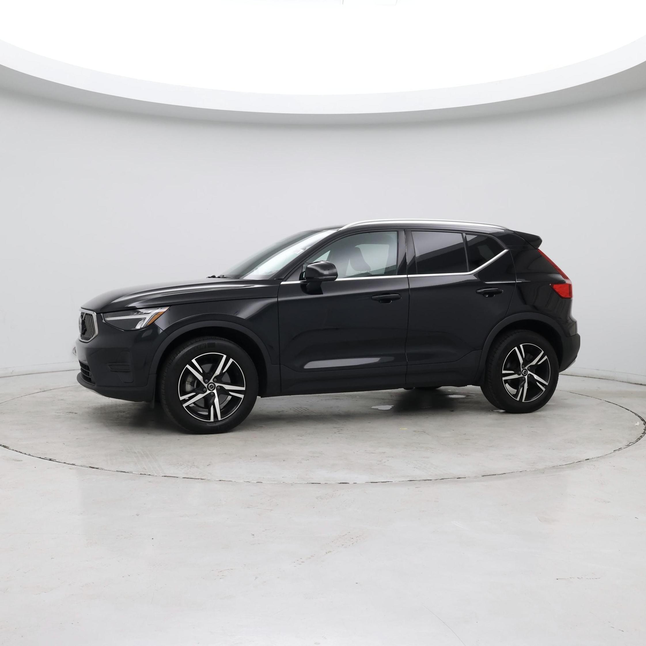 Thumbnail: 2024 Volvo XC40 - 4