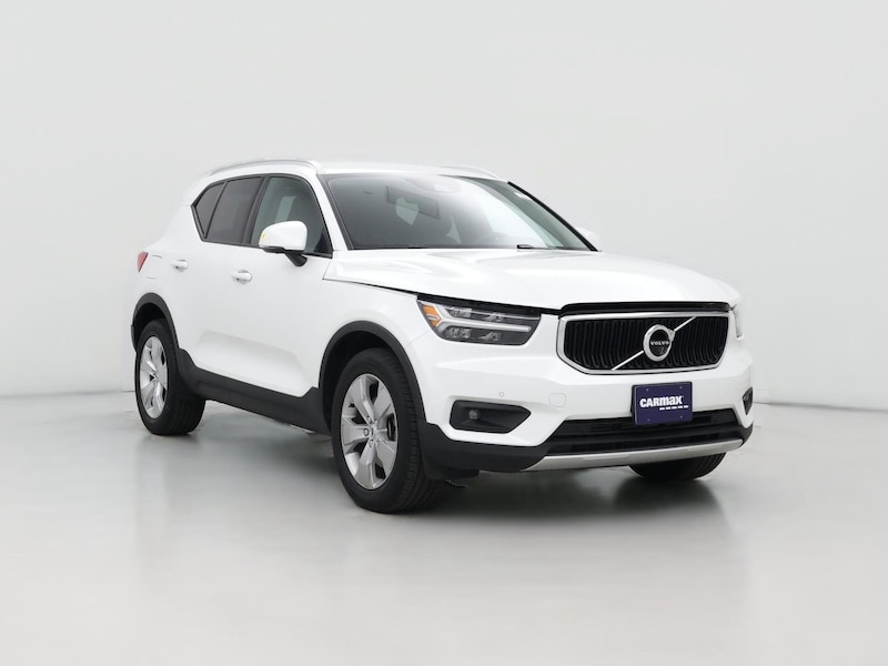 2022 Volvo XC40 T4 Momentum