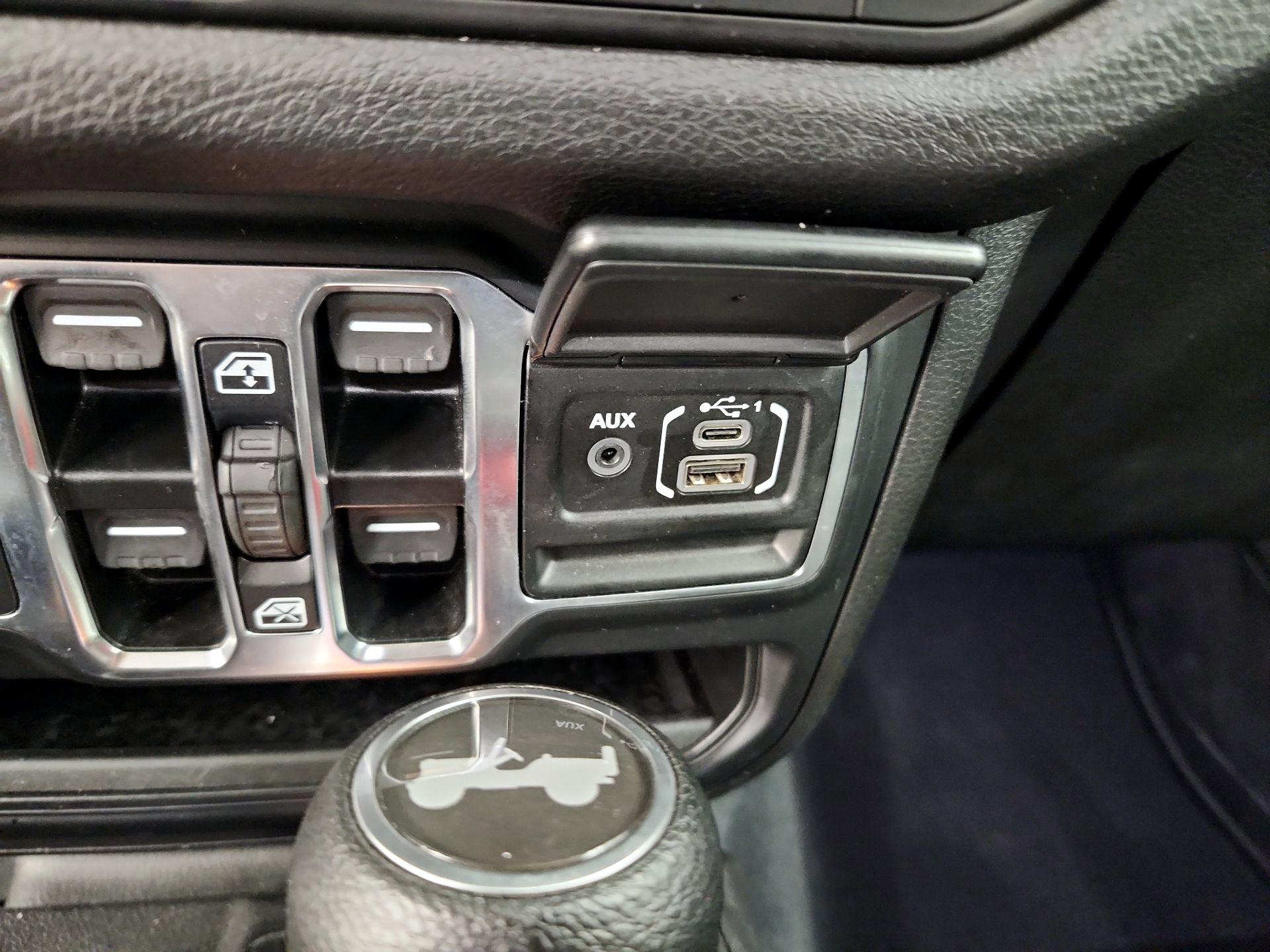 Thumbnail: 2024 Jeep Wrangler - 18