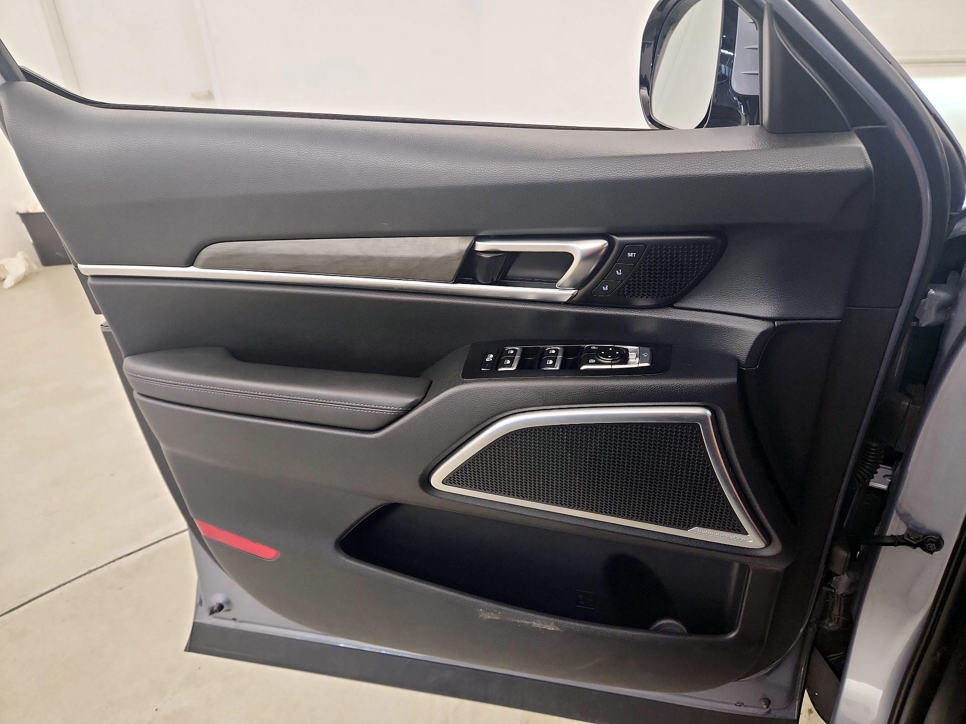 Thumbnail: 2023 Kia Telluride - 12