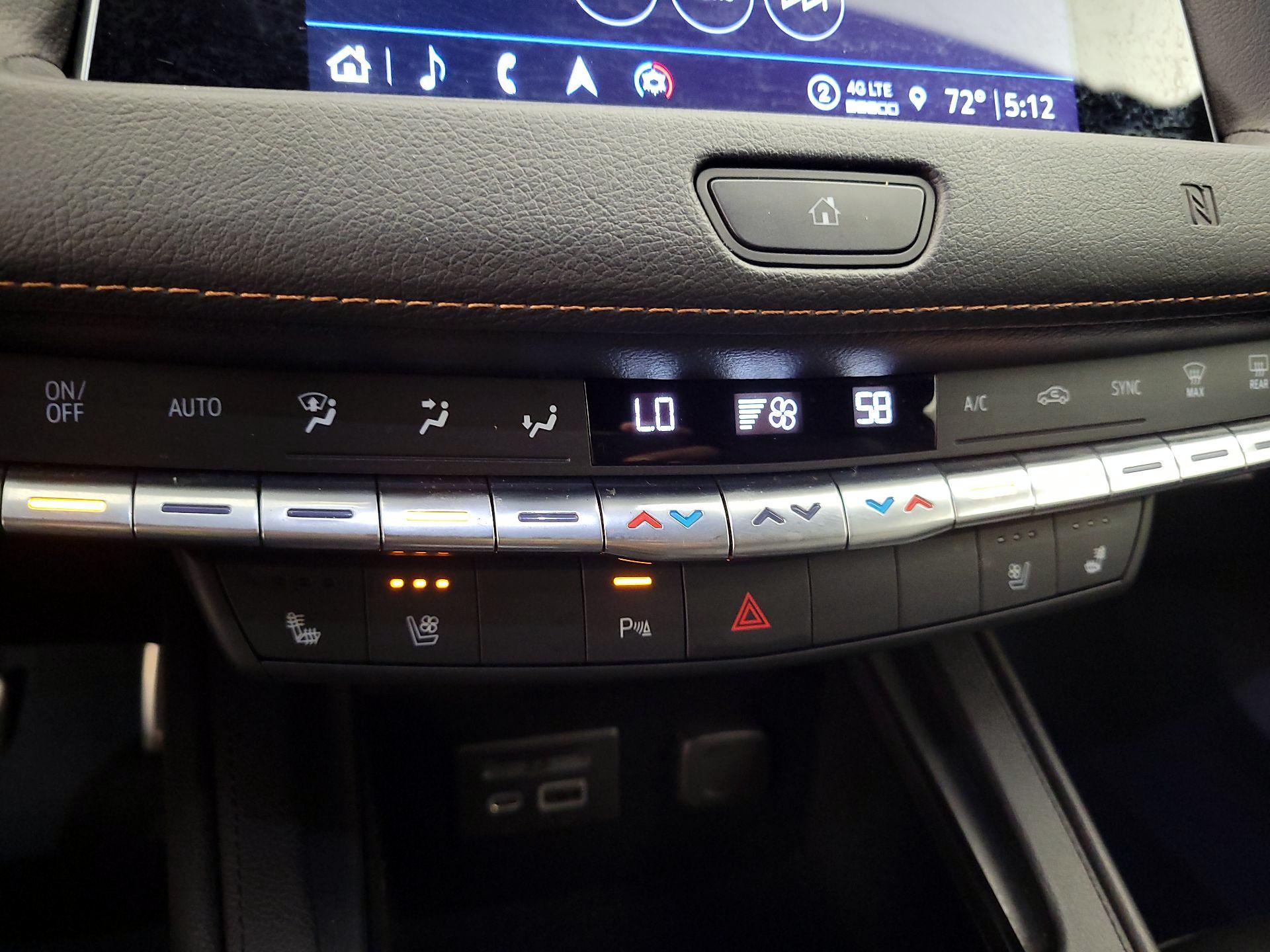 Thumbnail: 2021 Cadillac XT4 - 16