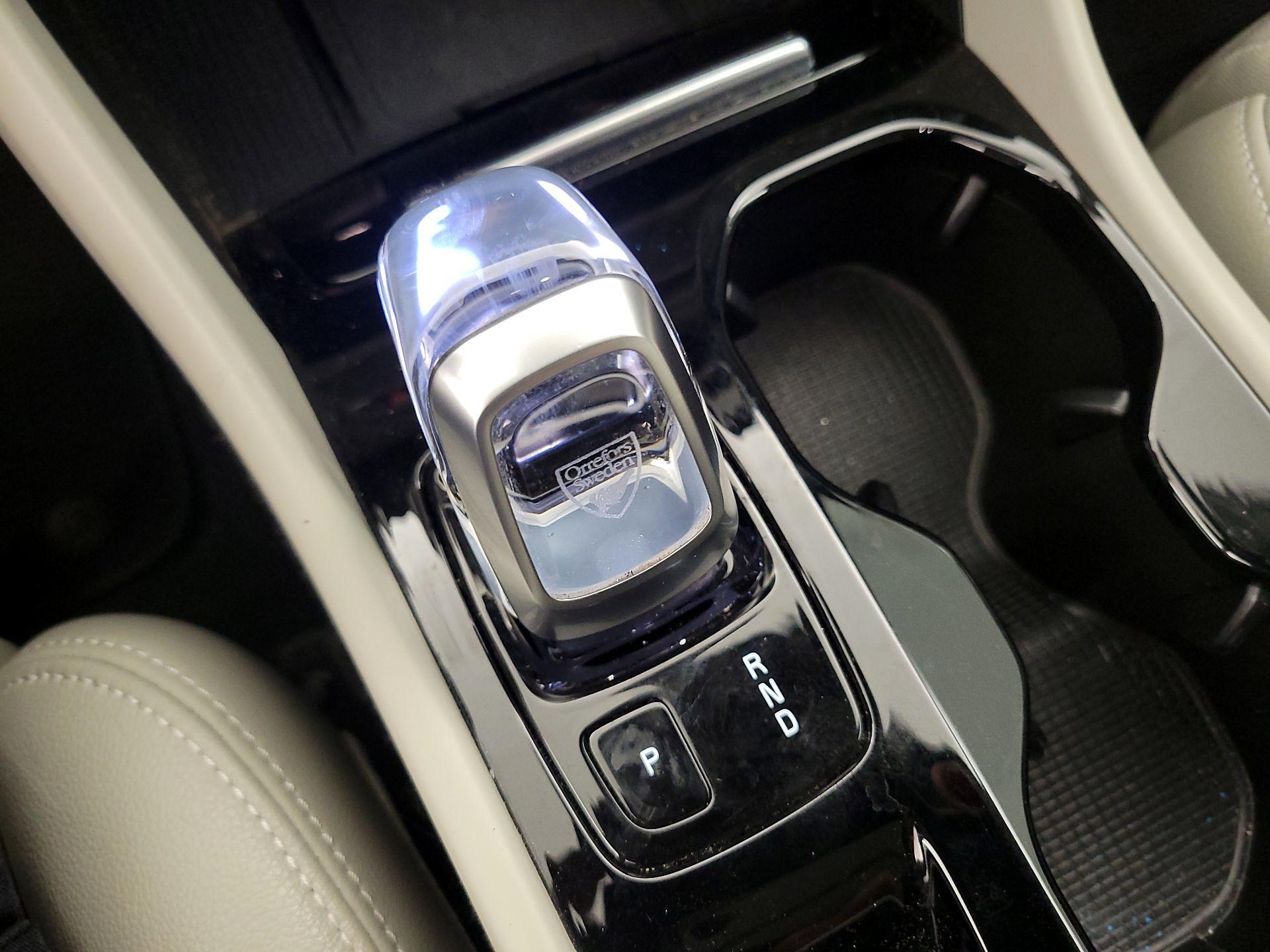Thumbnail: 2021 Volvo XC40 - 15