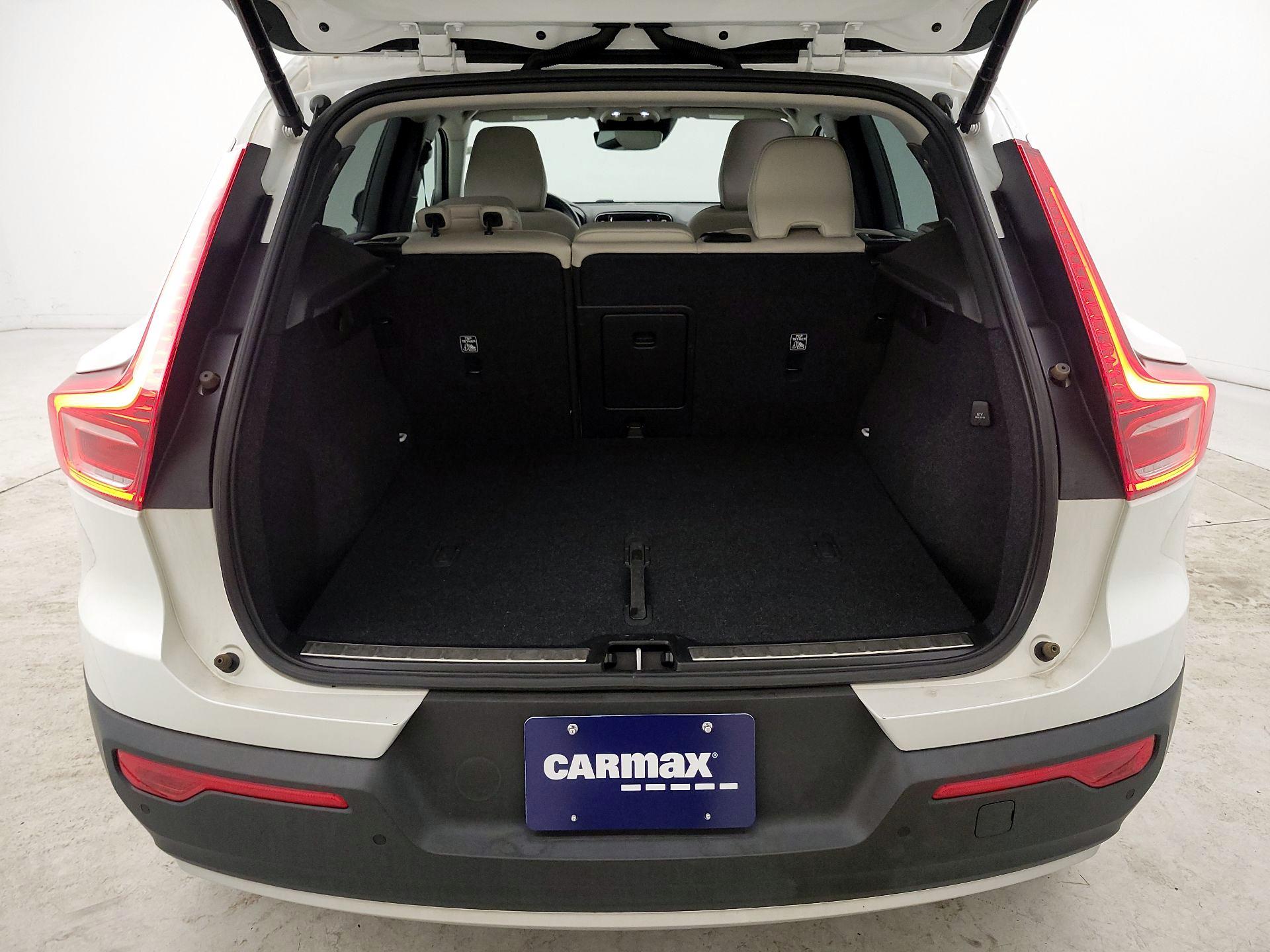 Thumbnail: 2021 Volvo XC40 - 18