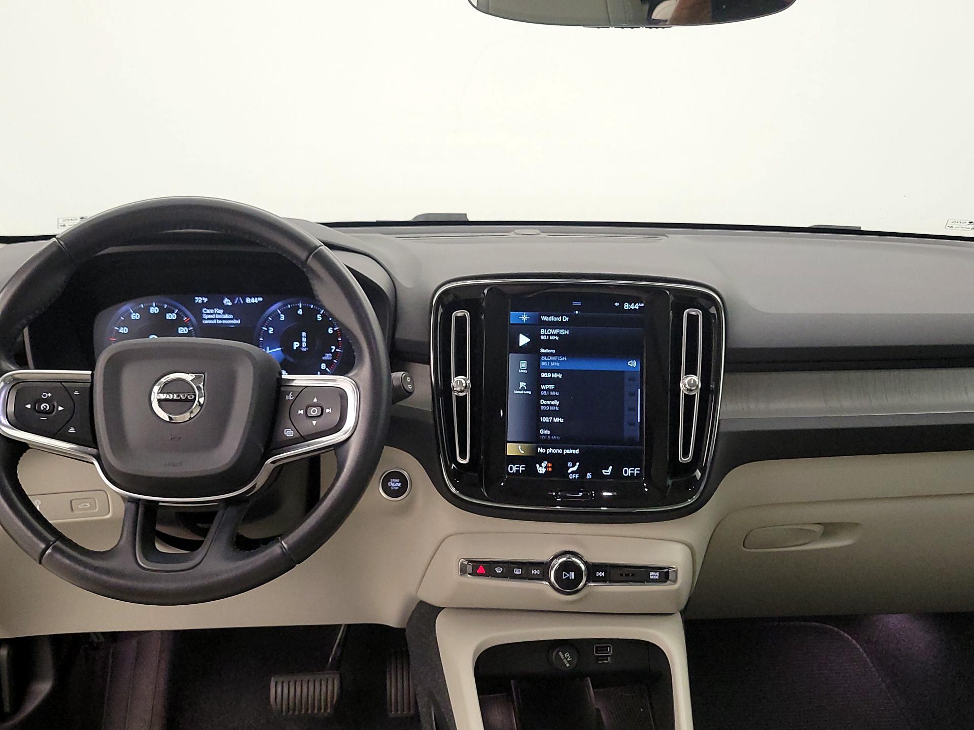 Thumbnail: 2021 Volvo XC40 - 8