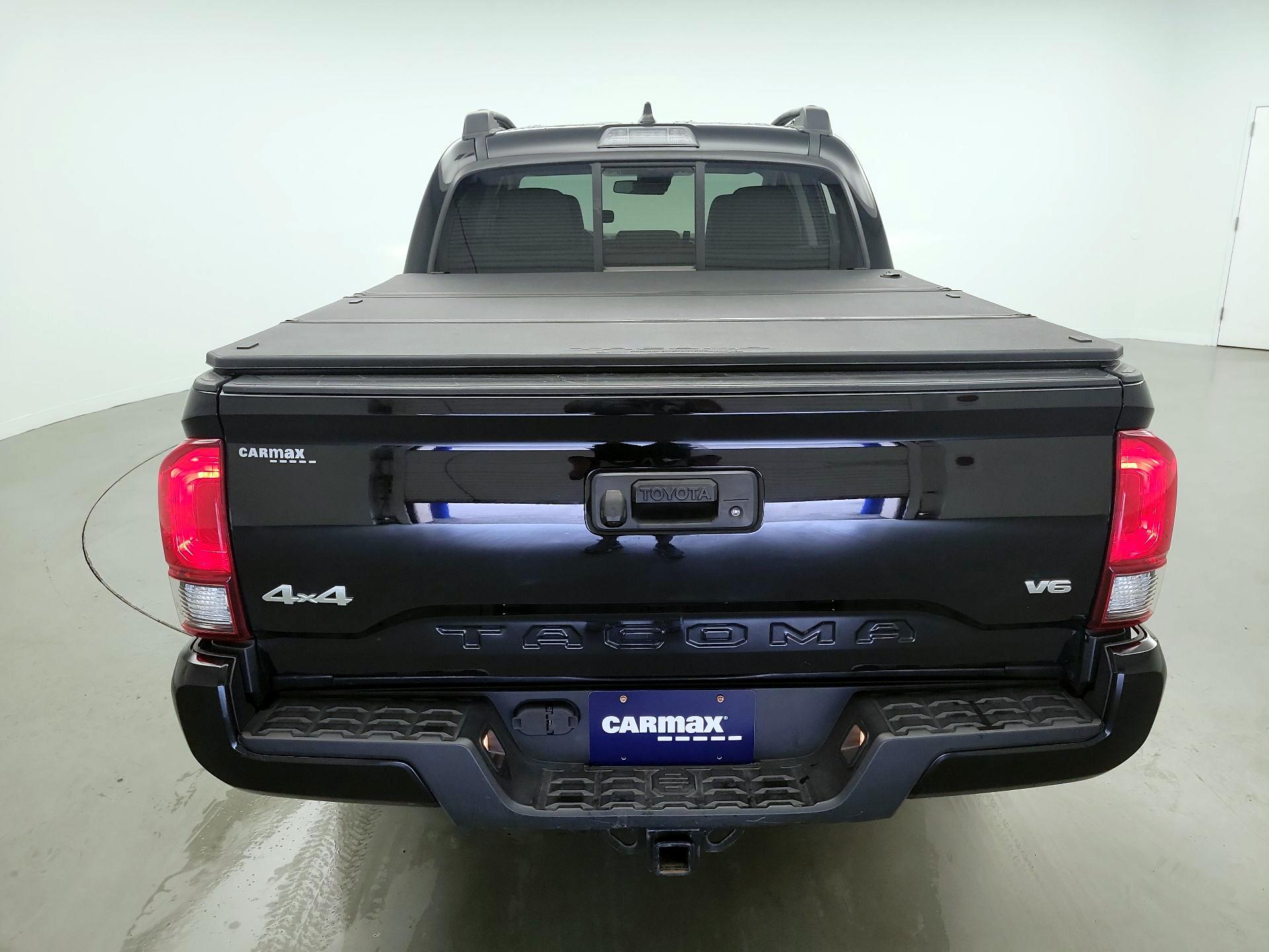Thumbnail: 2023 Toyota Tacoma - 17