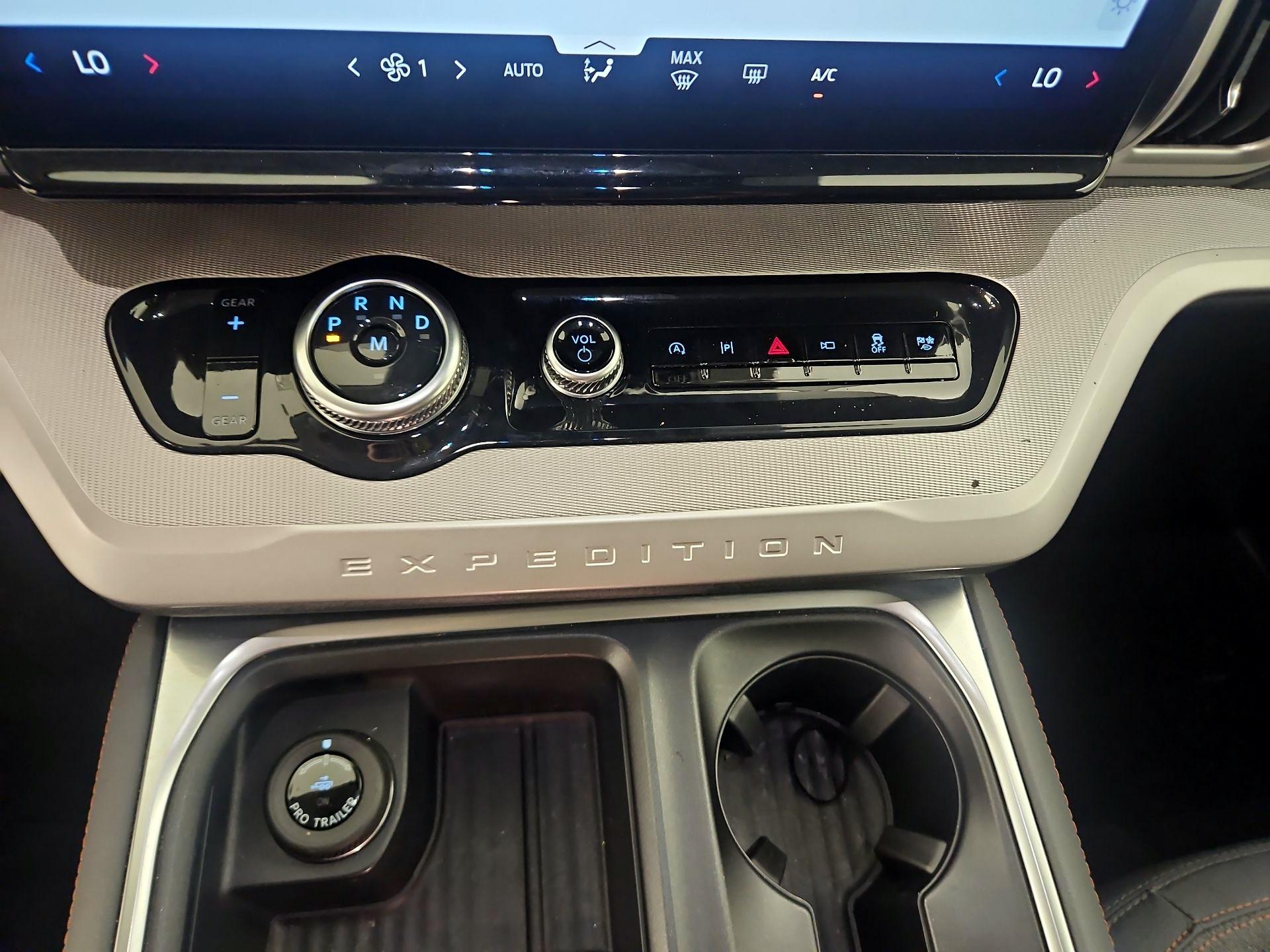 Thumbnail: 2025 Ford Expedition MAX - 18