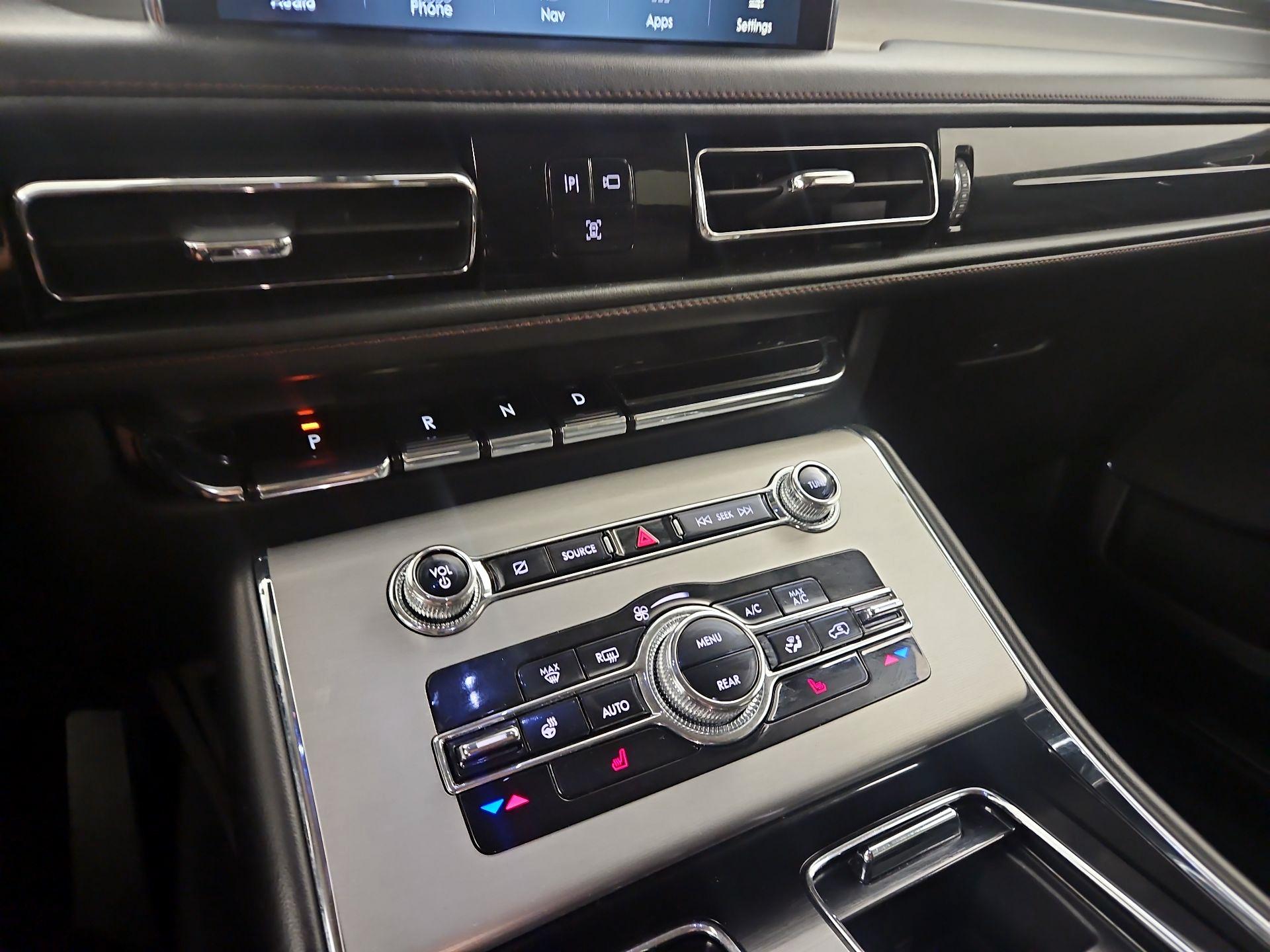 Thumbnail: 2023 Lincoln Aviator - 18