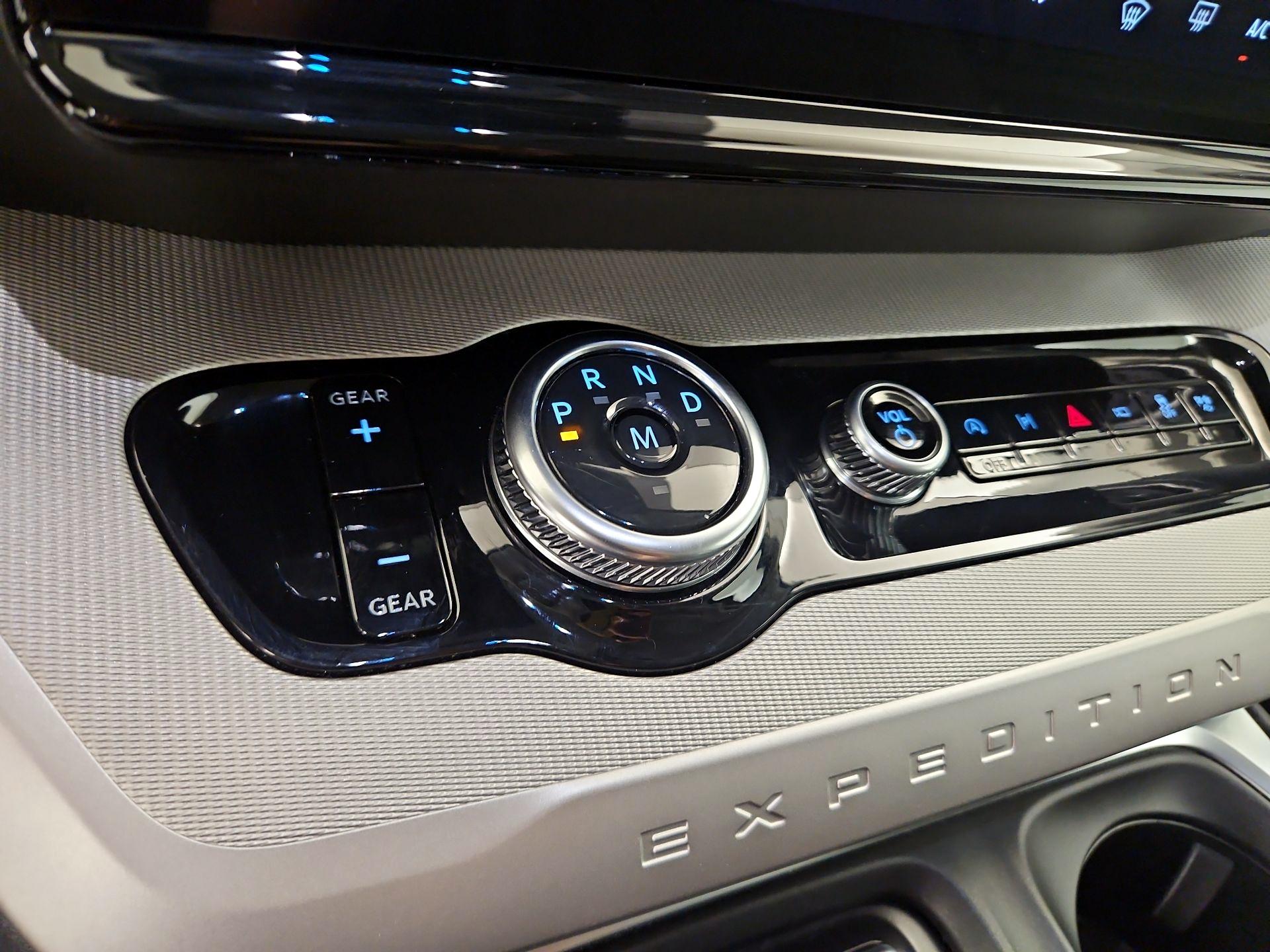 Thumbnail: 2025 Ford Expedition MAX - 18