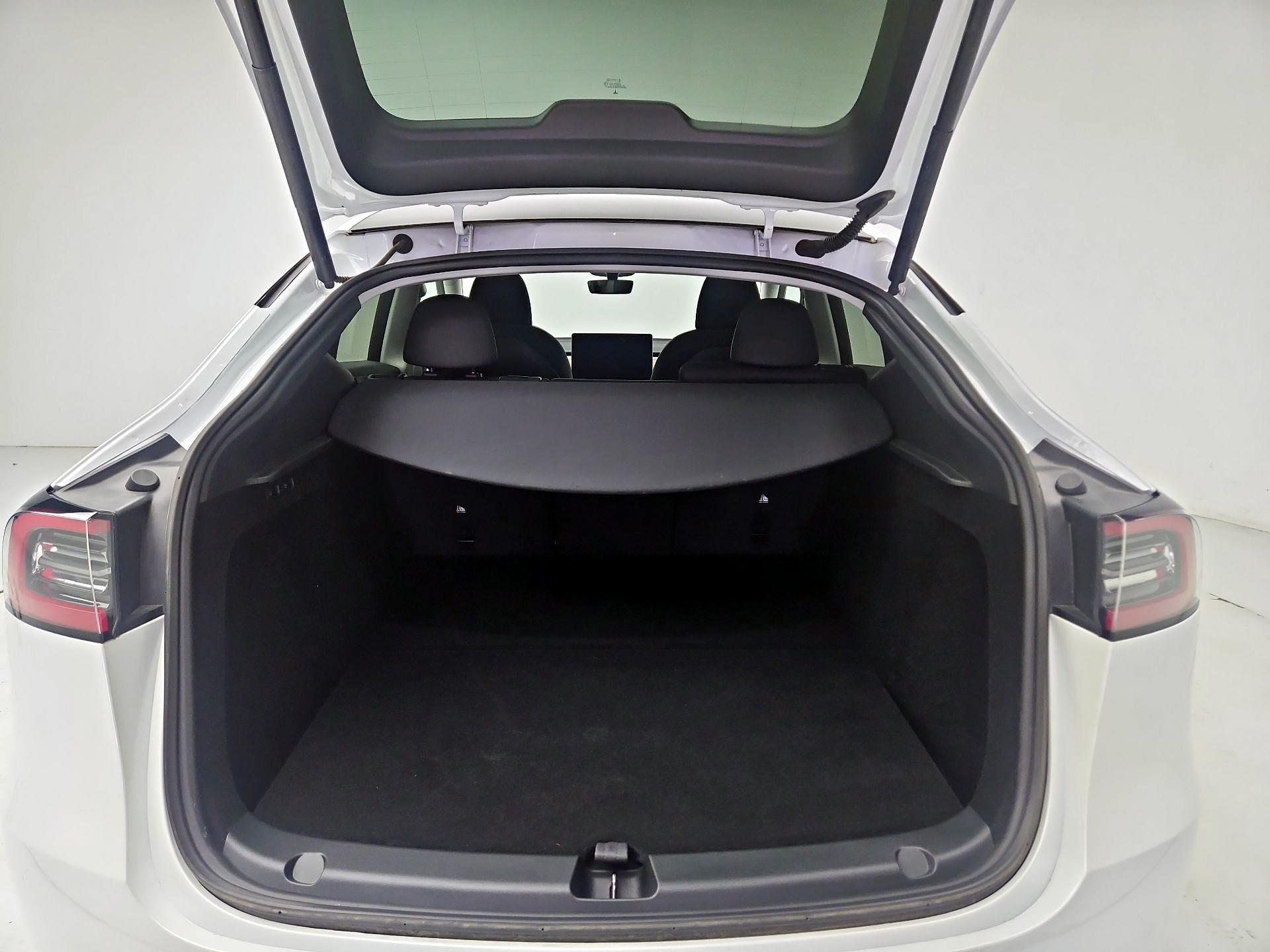 Thumbnail: 2023 Tesla Model Y - 20