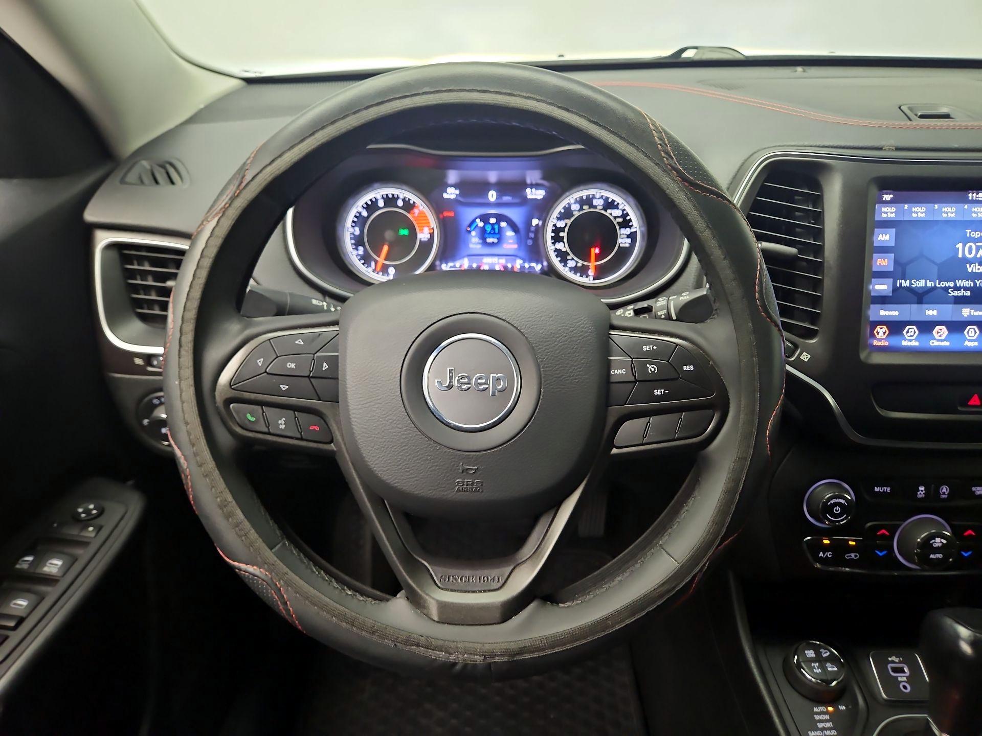 Thumbnail: 2022 Jeep Cherokee - 10