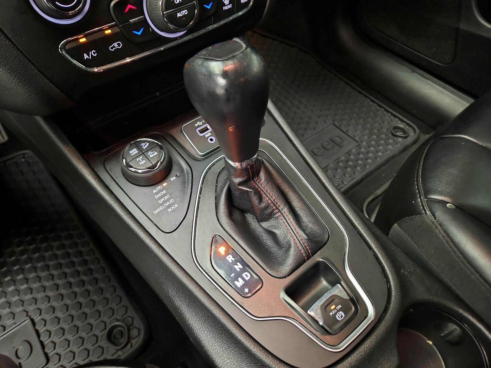 Thumbnail: 2022 Jeep Cherokee - 17