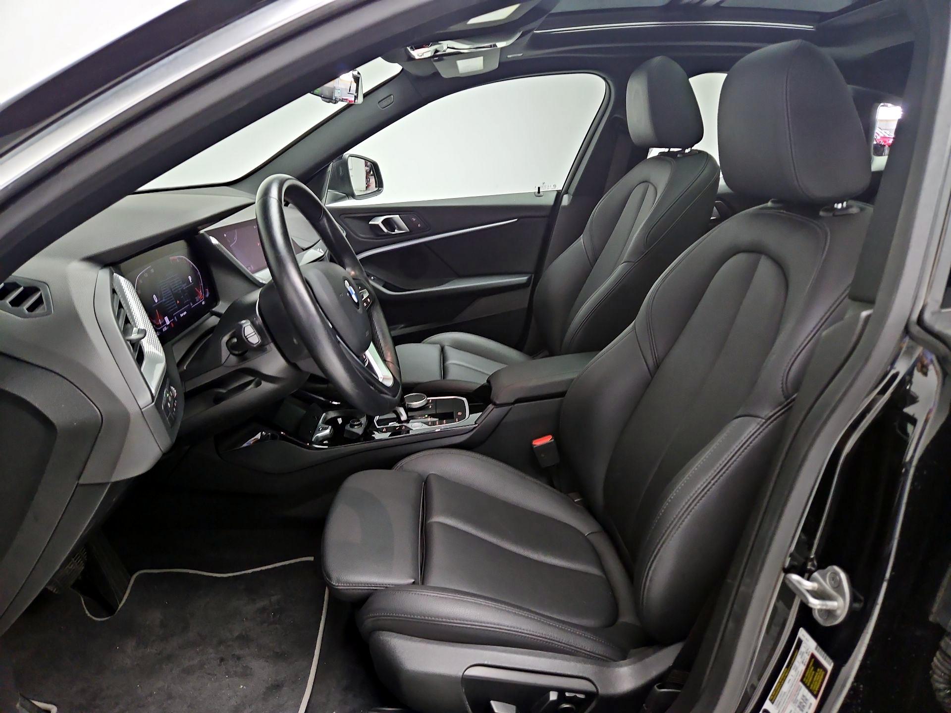 Thumbnail: 2024 BMW 2 Series - 11