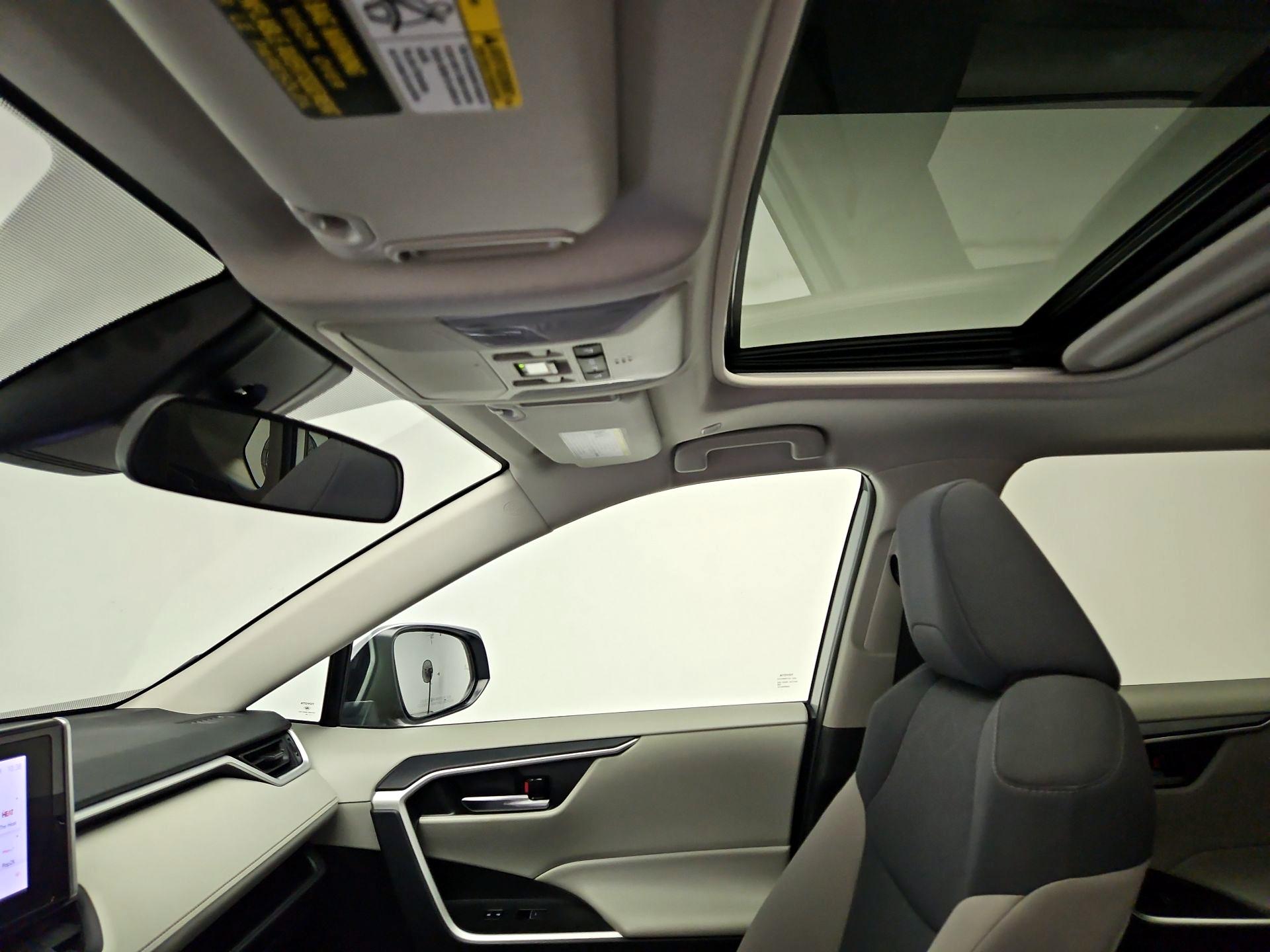 Thumbnail: 2024 Toyota RAV4 - 19