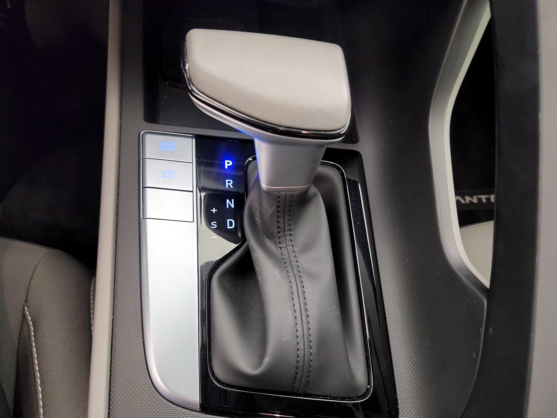 Thumbnail: 2025 Hyundai Elantra - 17