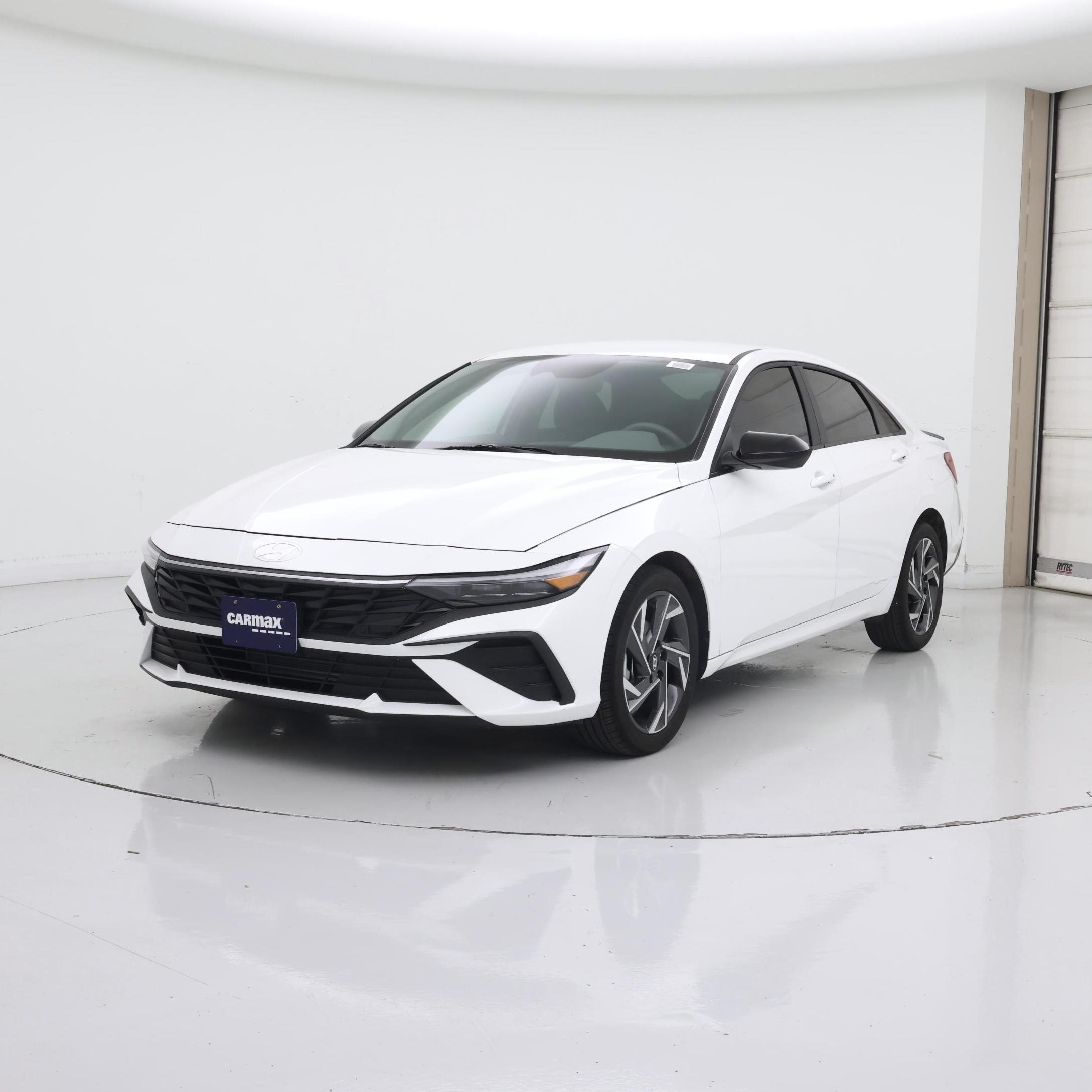Thumbnail: 2025 Hyundai Elantra - 4