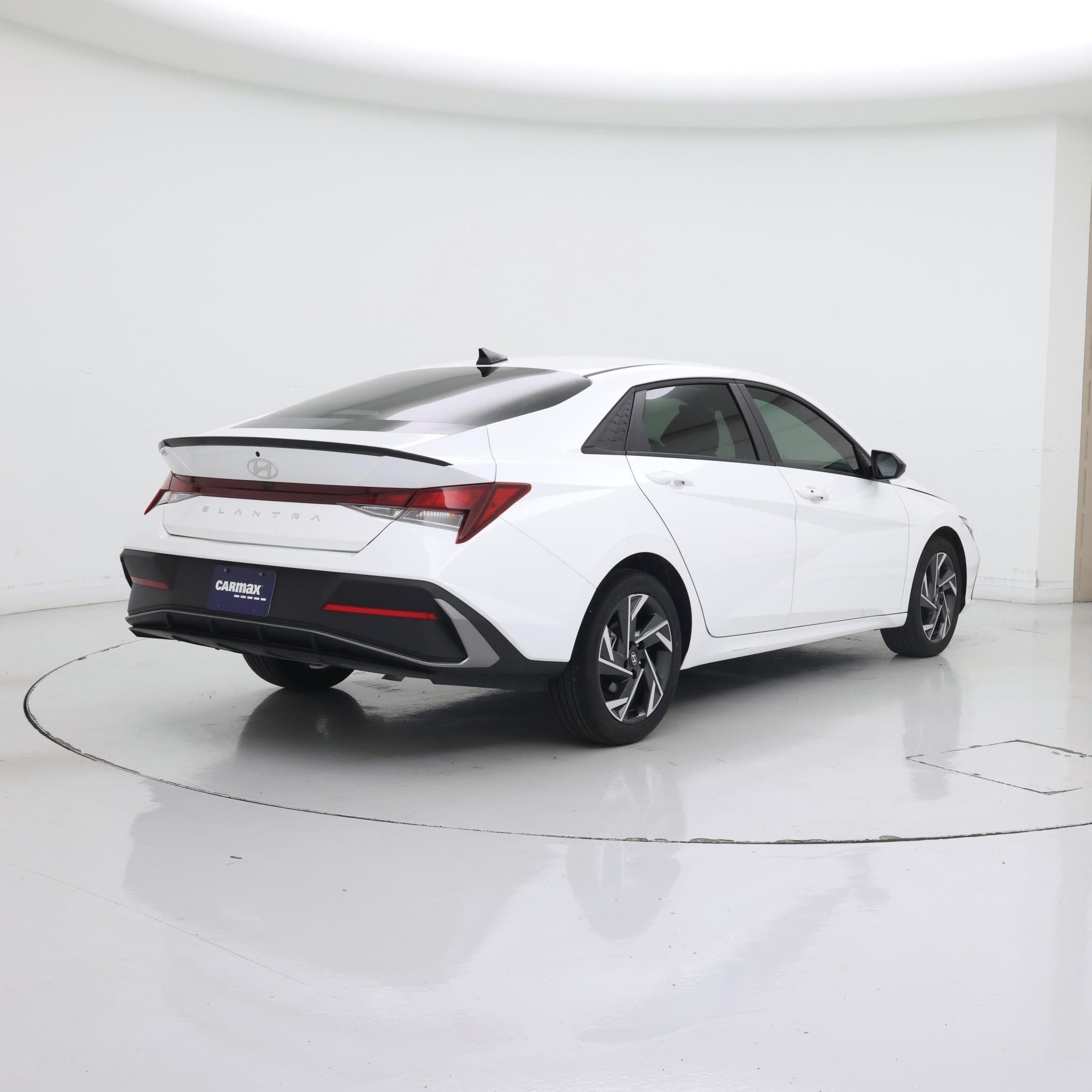 Thumbnail: 2025 Hyundai Elantra - 8