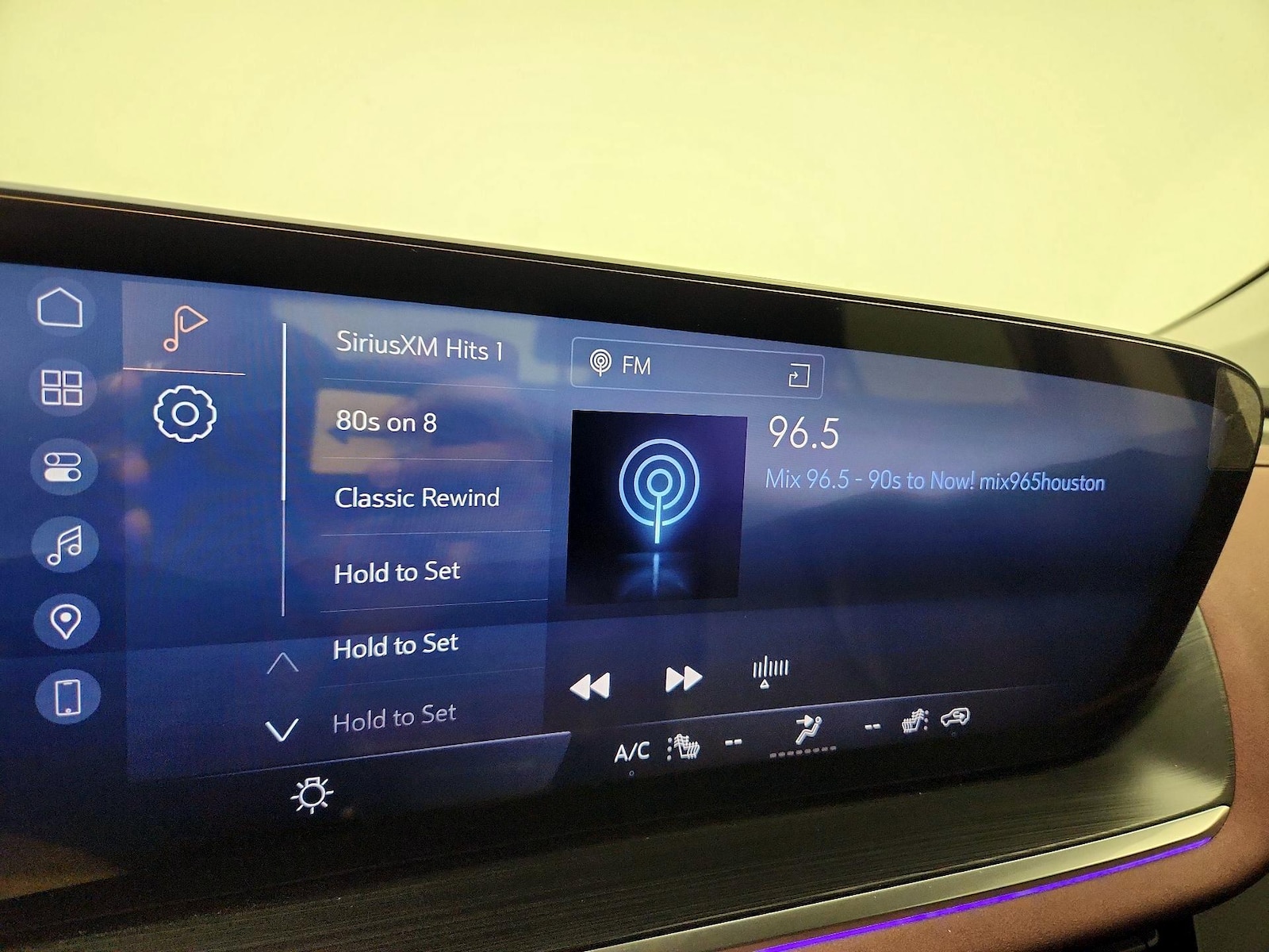 2024 Buick Envision Sport Touring - Photo 16