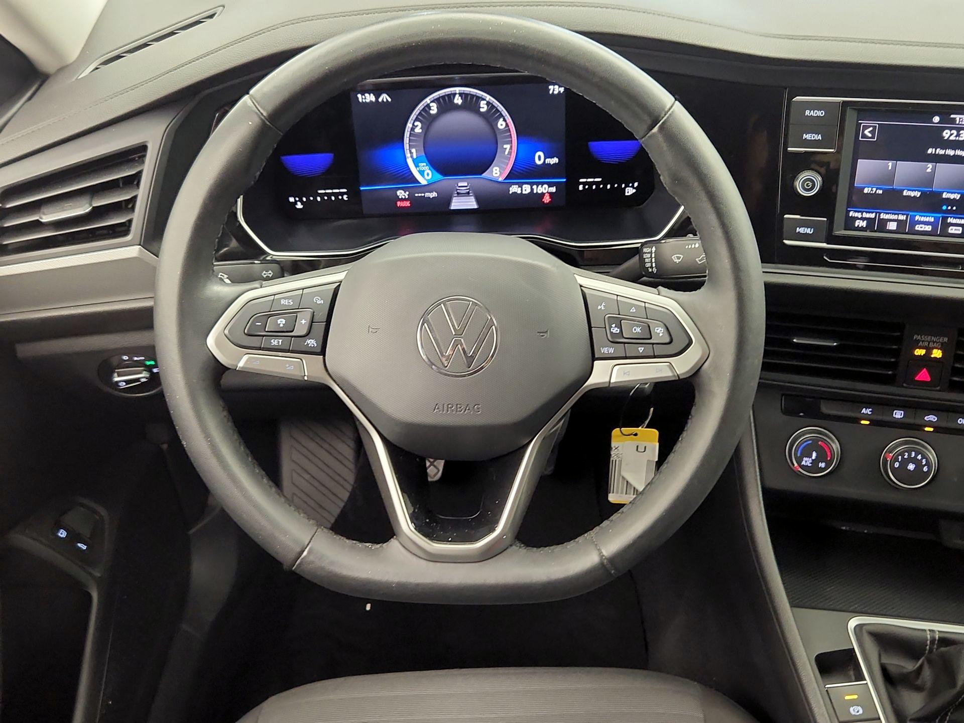 Thumbnail: 2022 Volkswagen Jetta - 10
