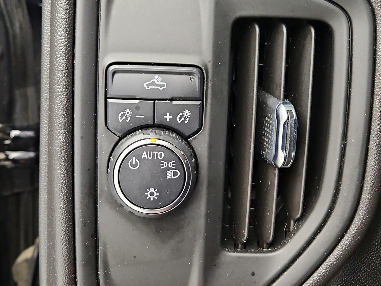 2021 Chevrolet Silverado 1500 Custom - Photo 14