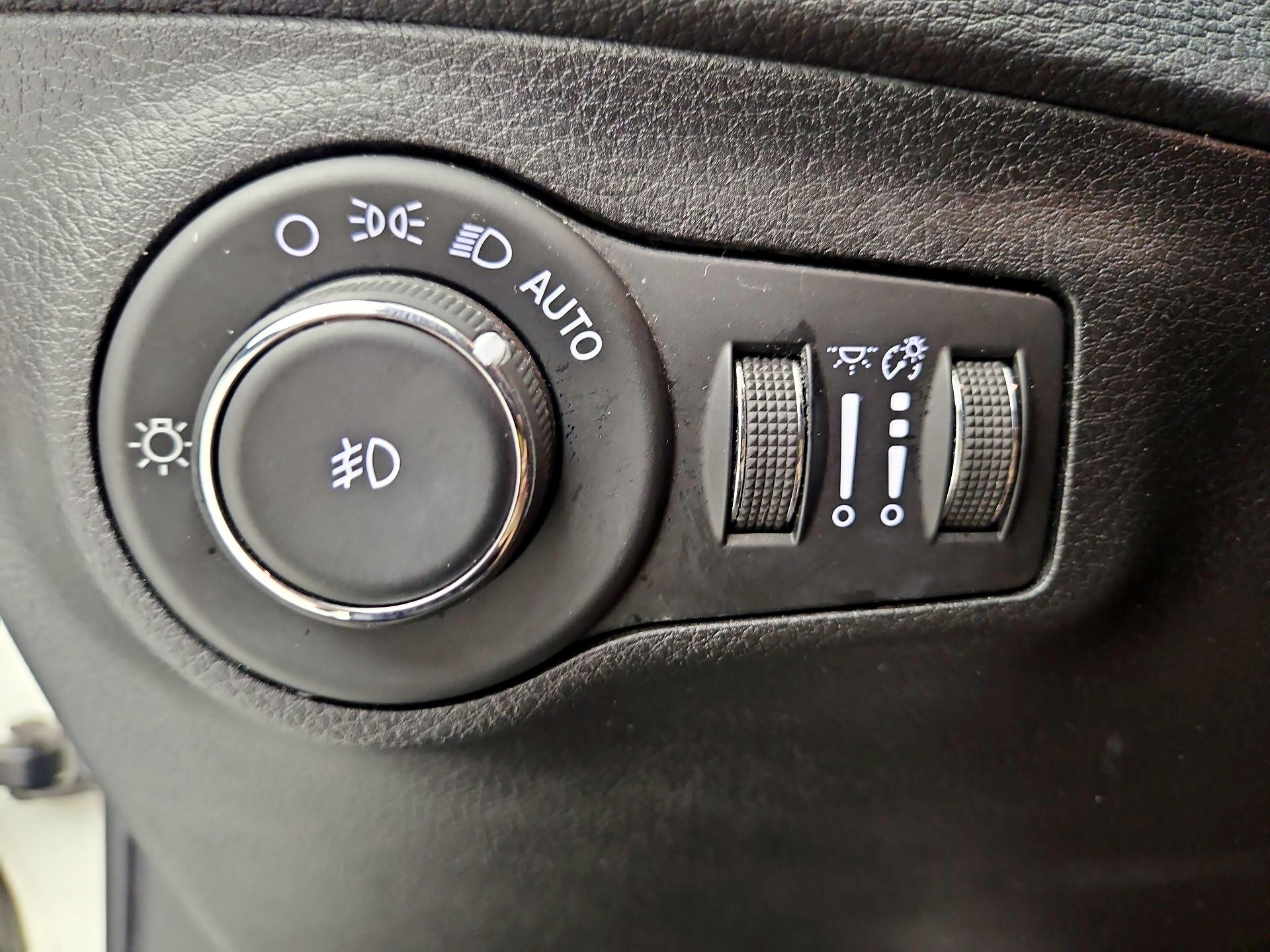 Thumbnail: 2018 Jeep Compass - 13
