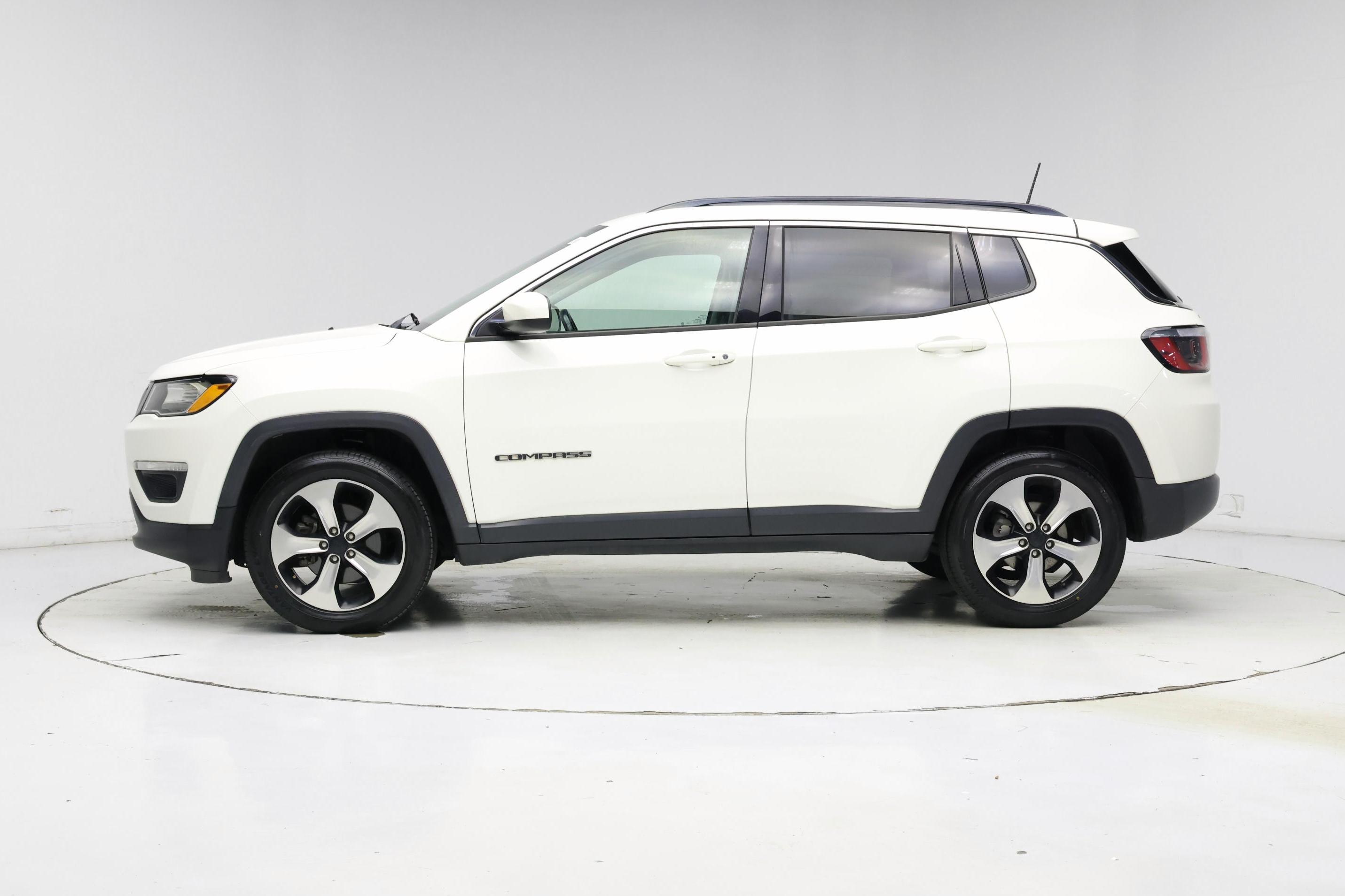 Thumbnail: 2018 Jeep Compass - 3
