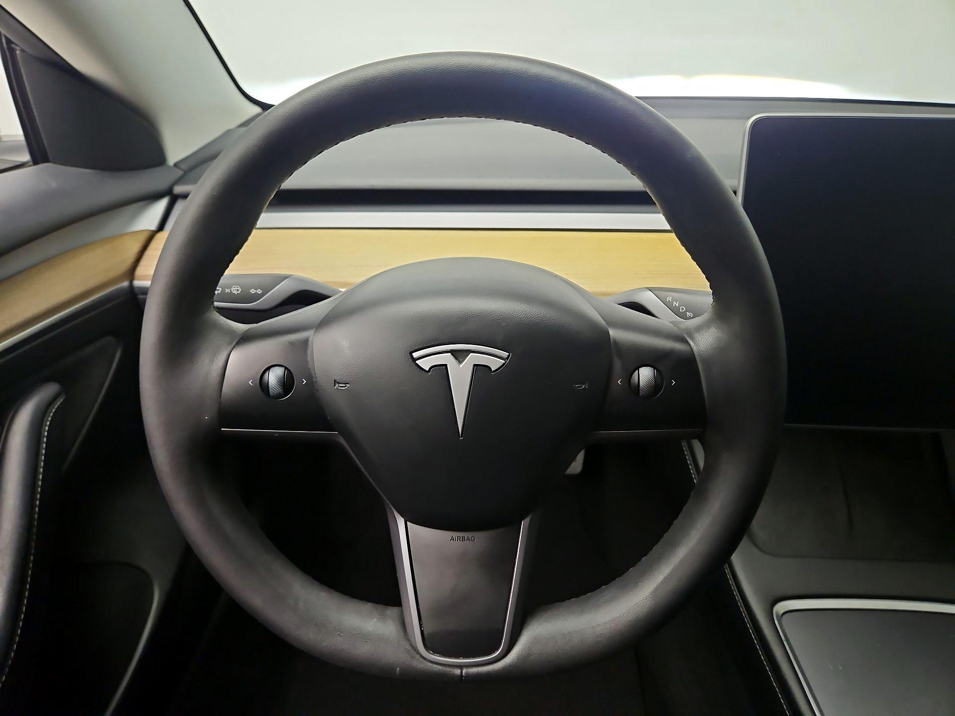 Thumbnail: 2023 Tesla Model 3 - 10