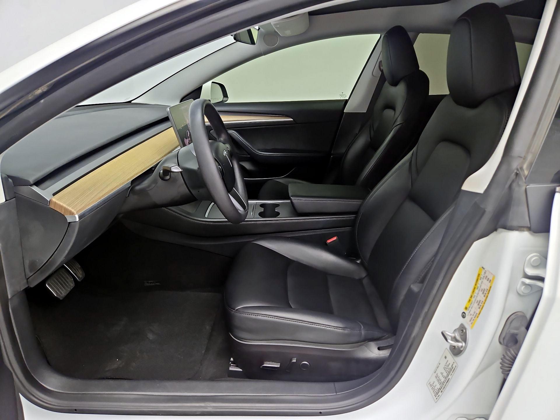 Thumbnail: 2023 Tesla Model 3 - 11