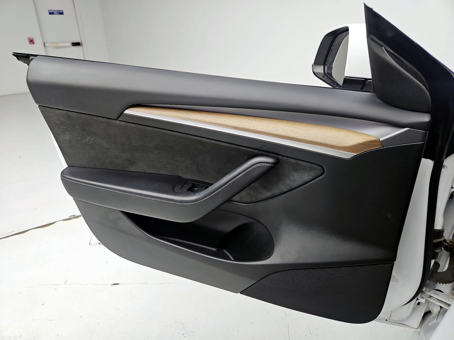 Thumbnail: 2023 Tesla Model 3 - 12