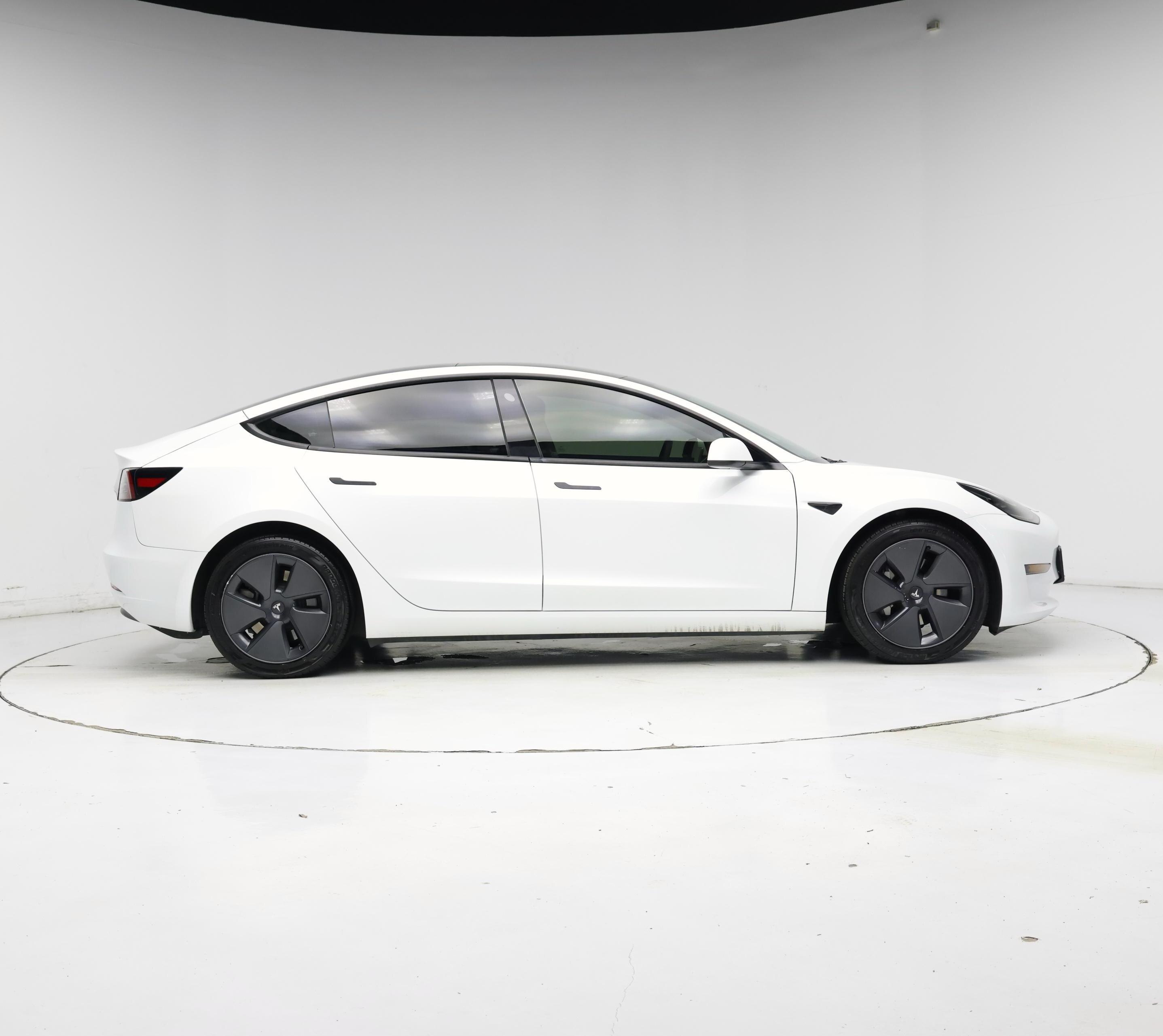 Thumbnail: 2023 Tesla Model 3 - 7