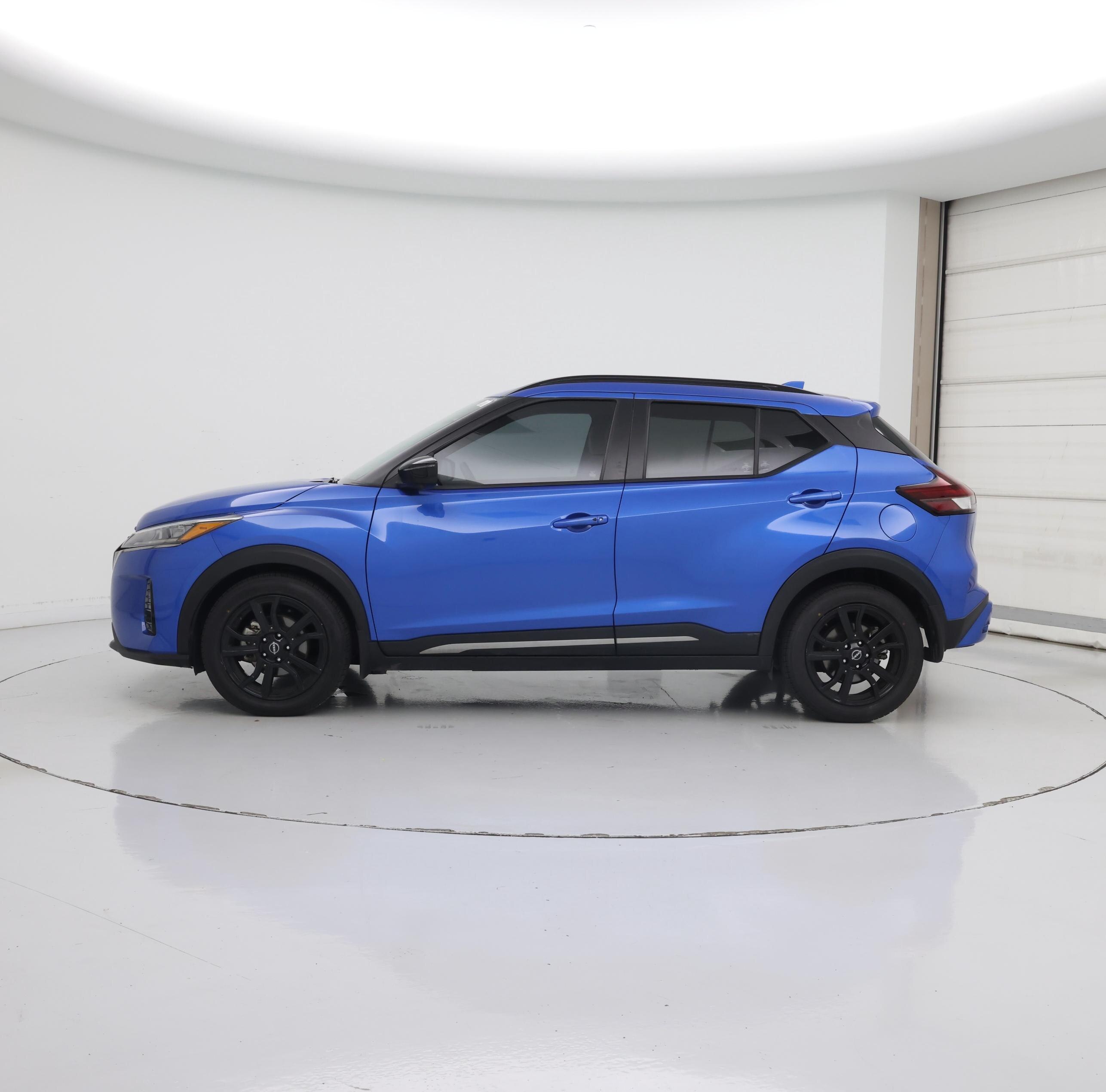 Thumbnail: 2023 Nissan Kicks - 3