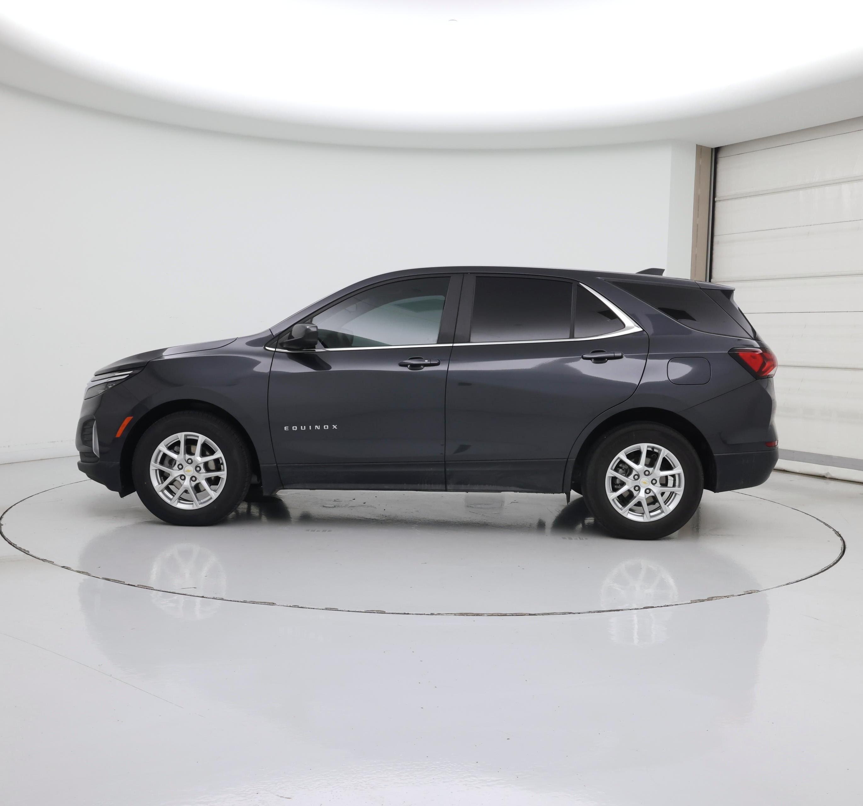 Thumbnail: 2022 Chevrolet Equinox - 3