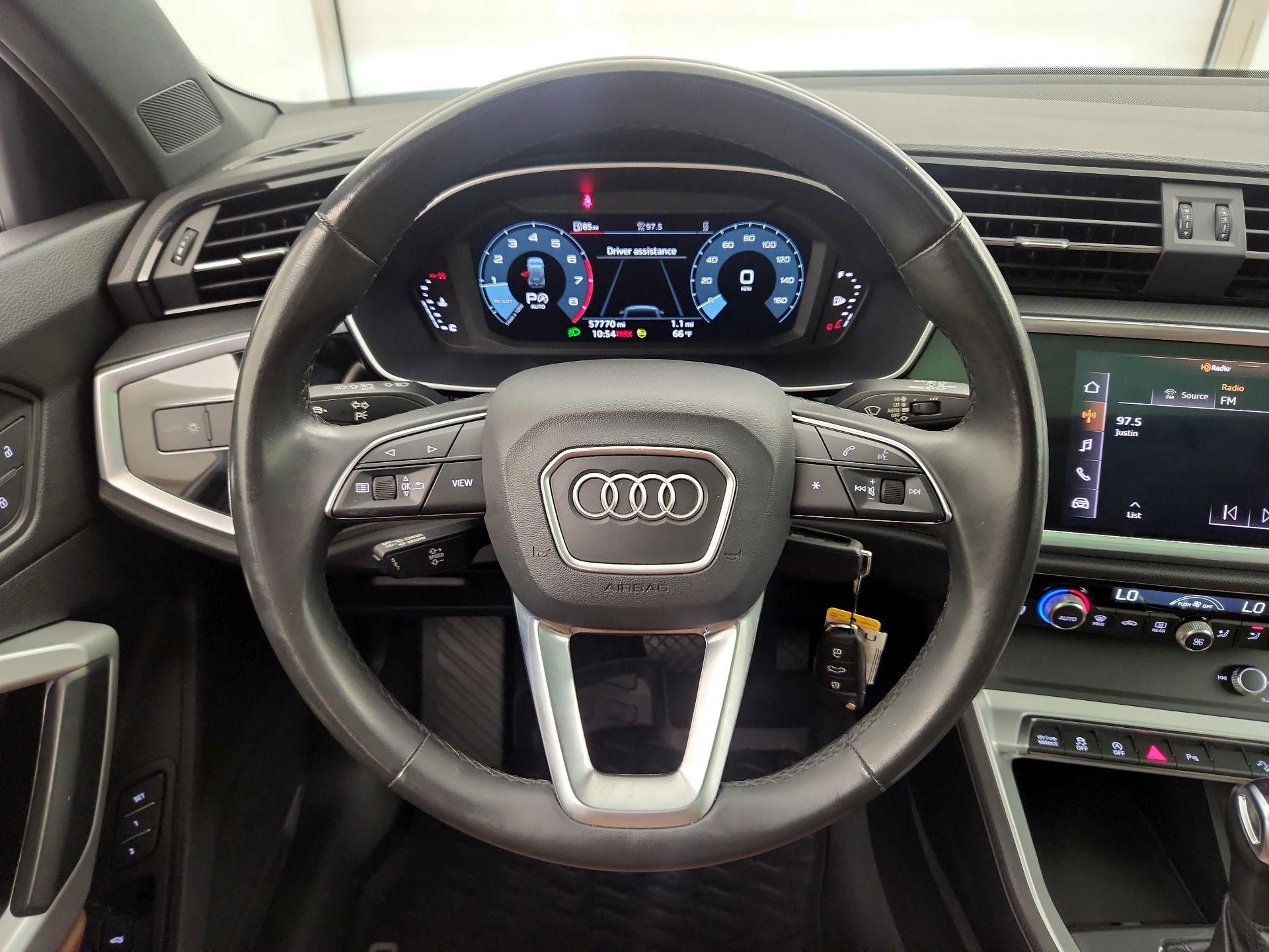 Thumbnail: 2022 Audi Q3 - 10