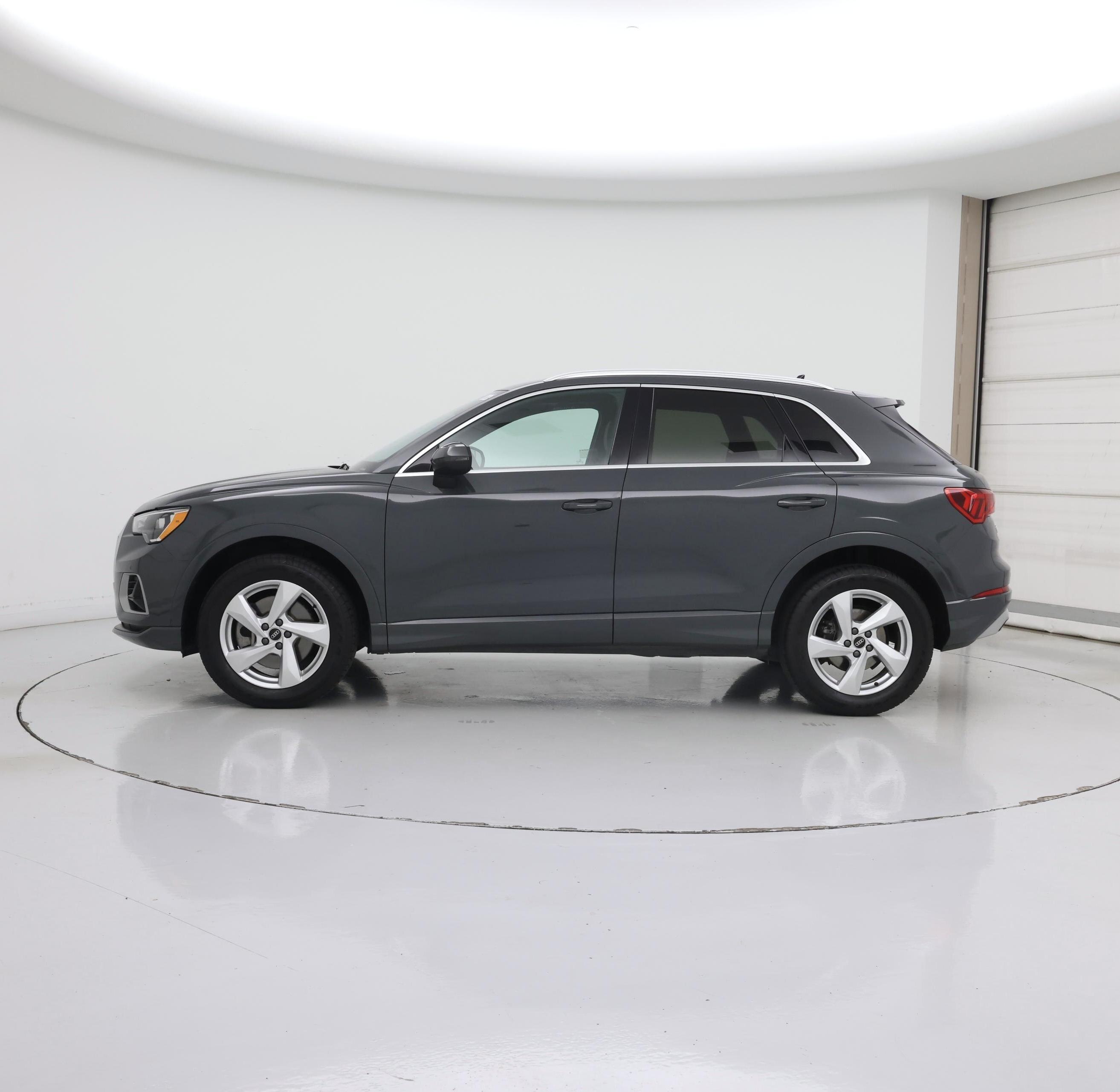 Thumbnail: 2022 Audi Q3 - 3