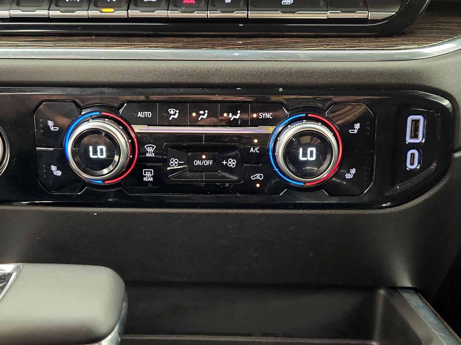2024 GMC Sierra 1500 Elevation - Photo 17