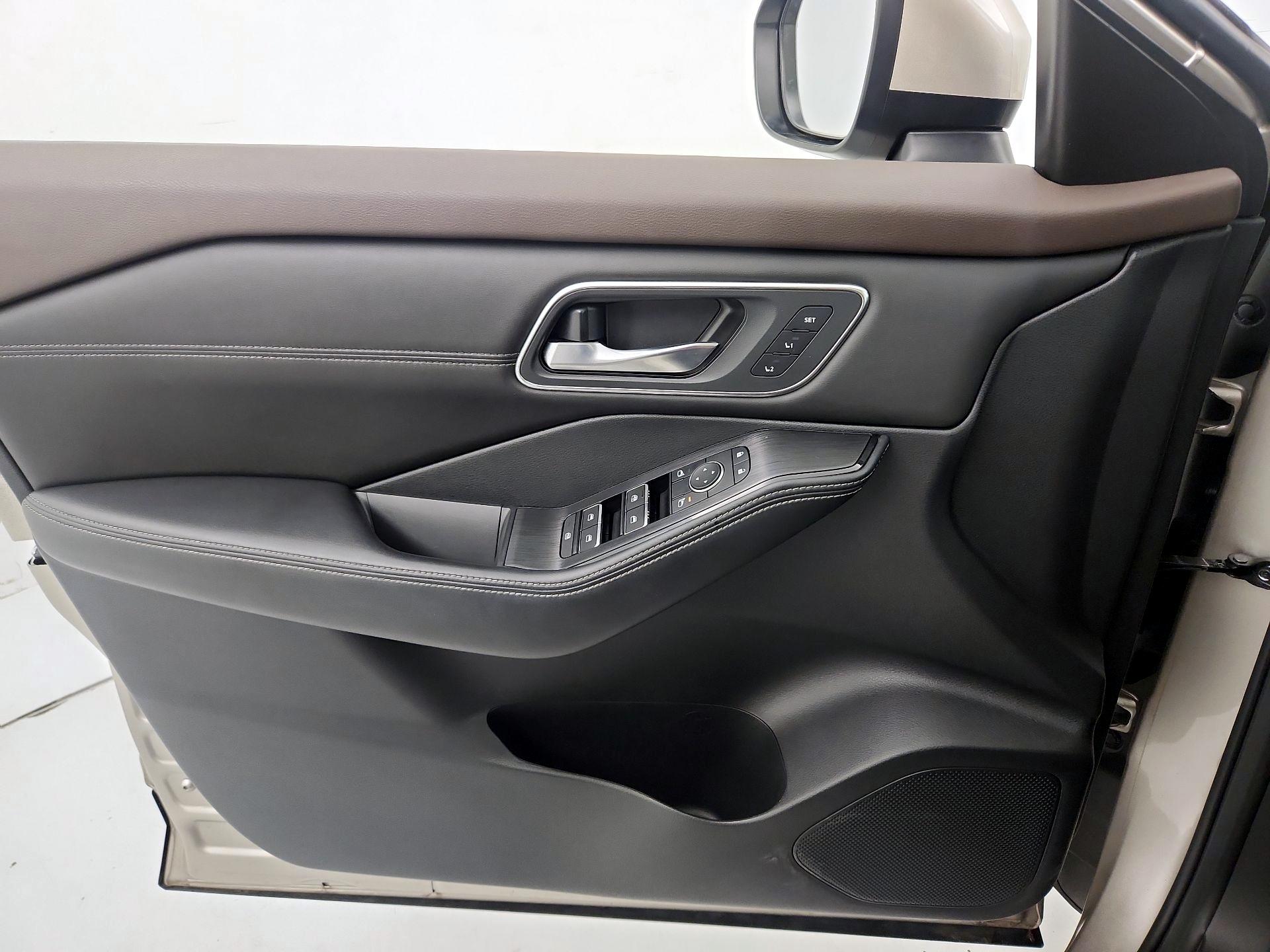 Thumbnail: 2021 Nissan Rogue - 12