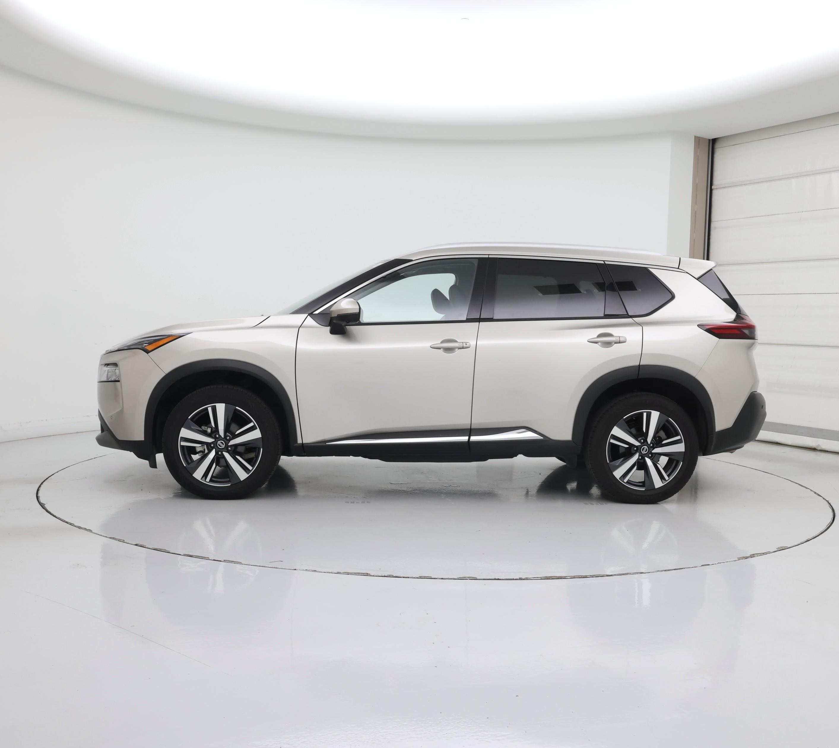 Thumbnail: 2021 Nissan Rogue - 3