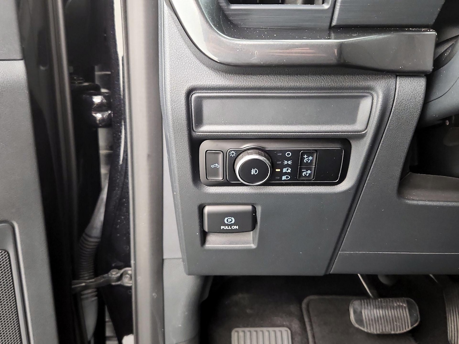 2024 Ford F-150 STX - Photo 14