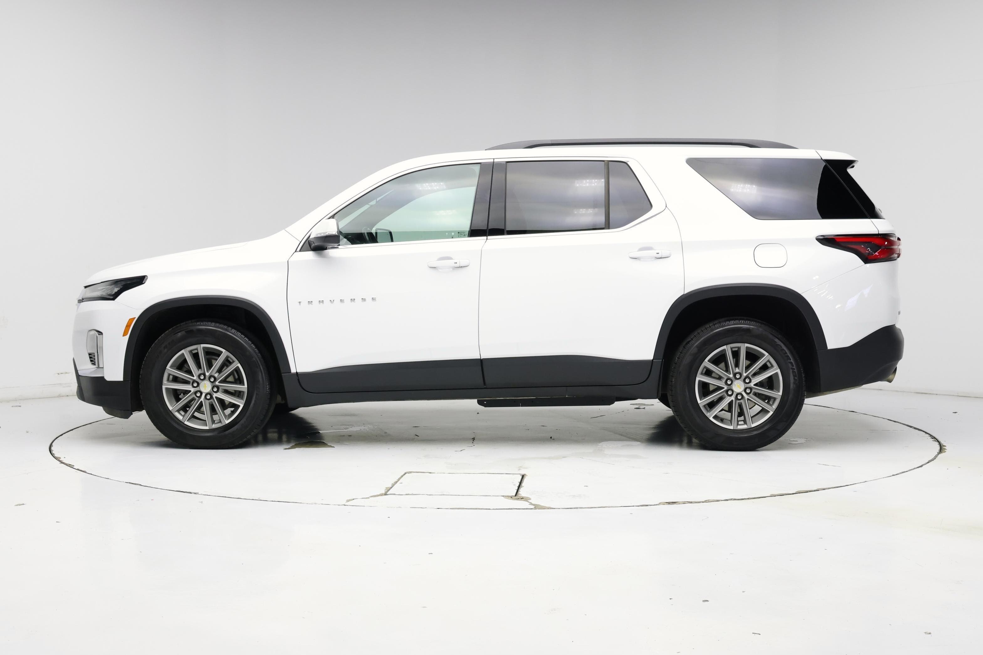Thumbnail: 2022 Chevrolet Traverse - 3