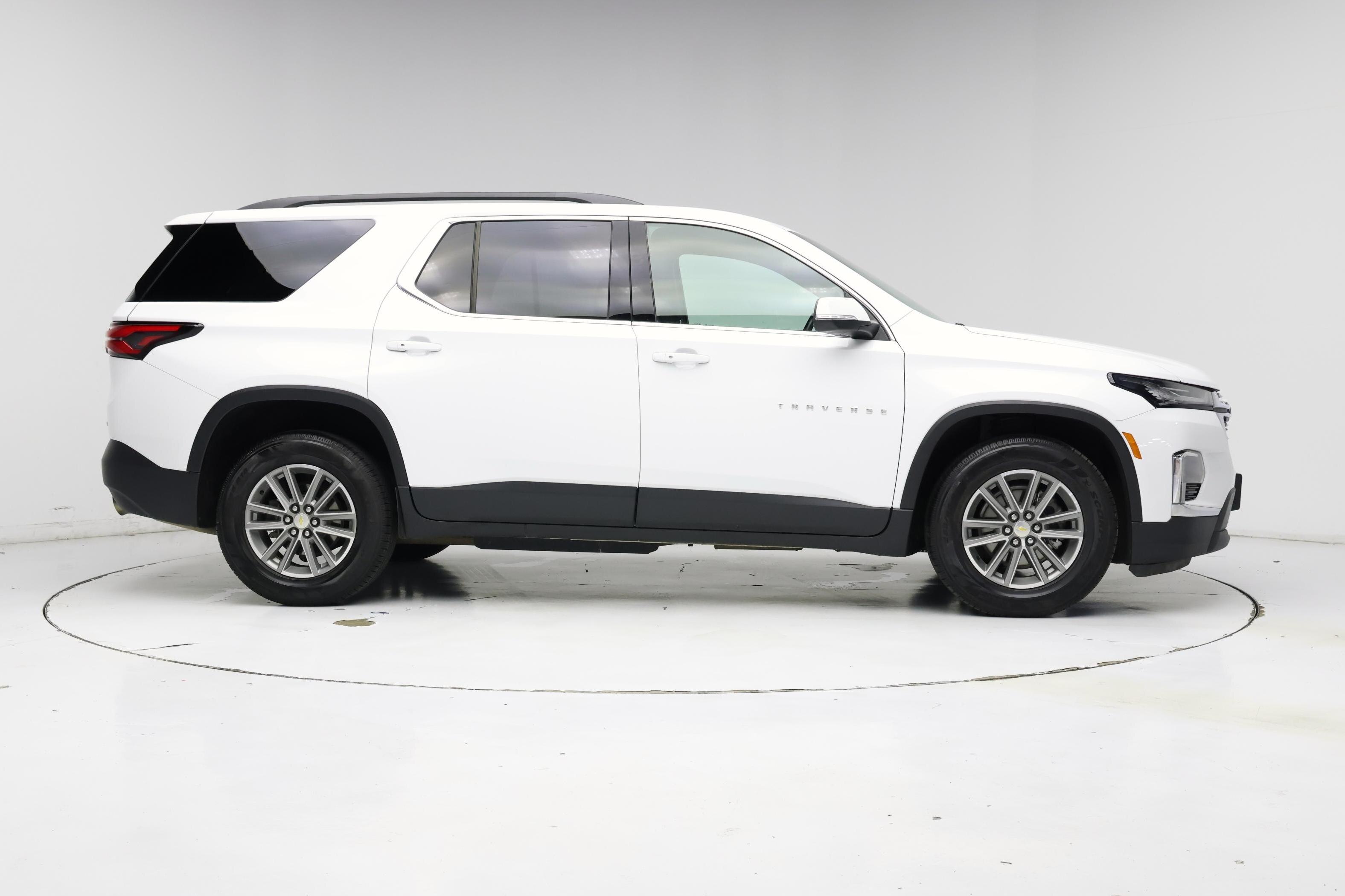 Thumbnail: 2022 Chevrolet Traverse - 7