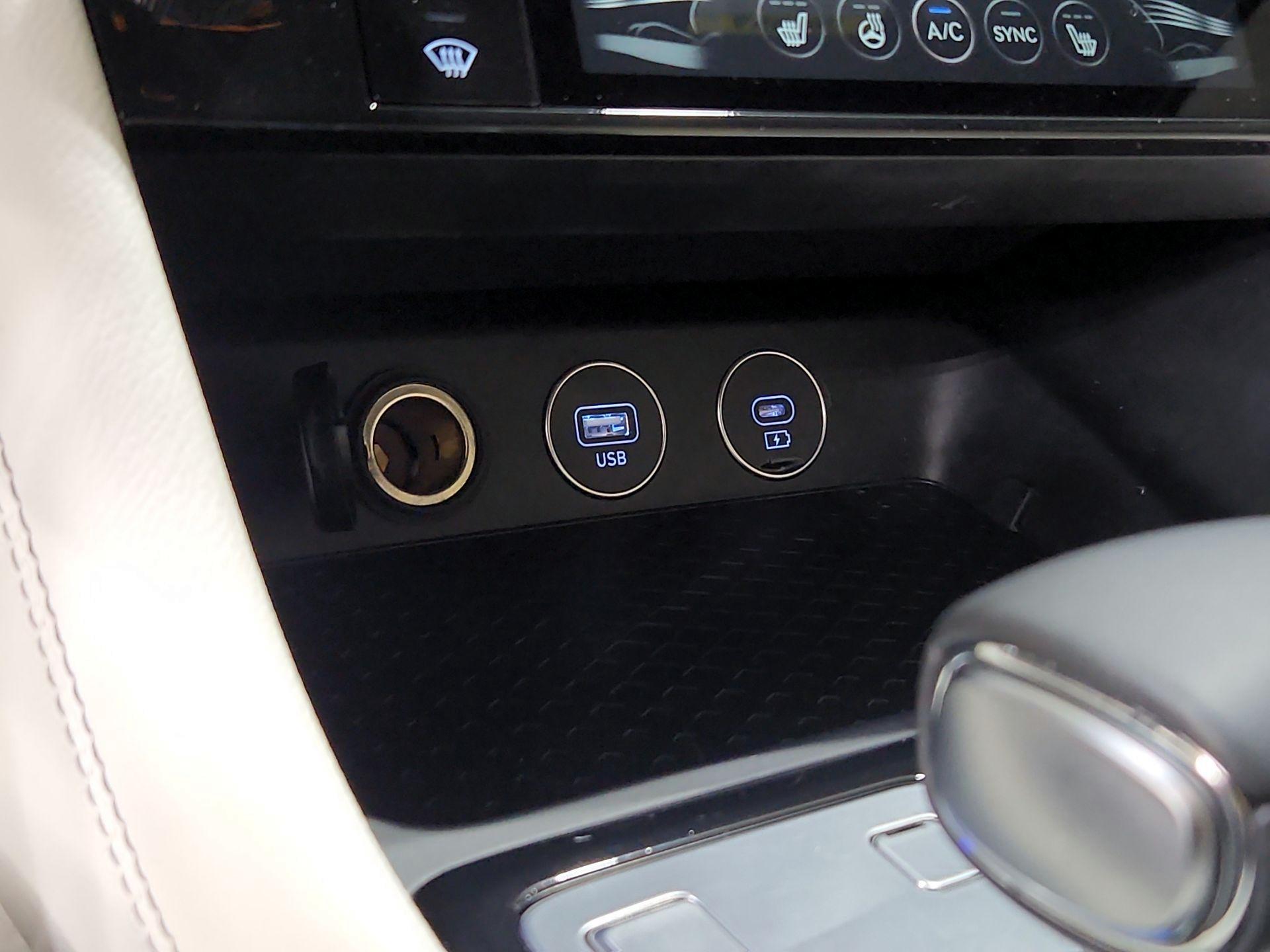 Thumbnail: 2025 Genesis G70 - 19