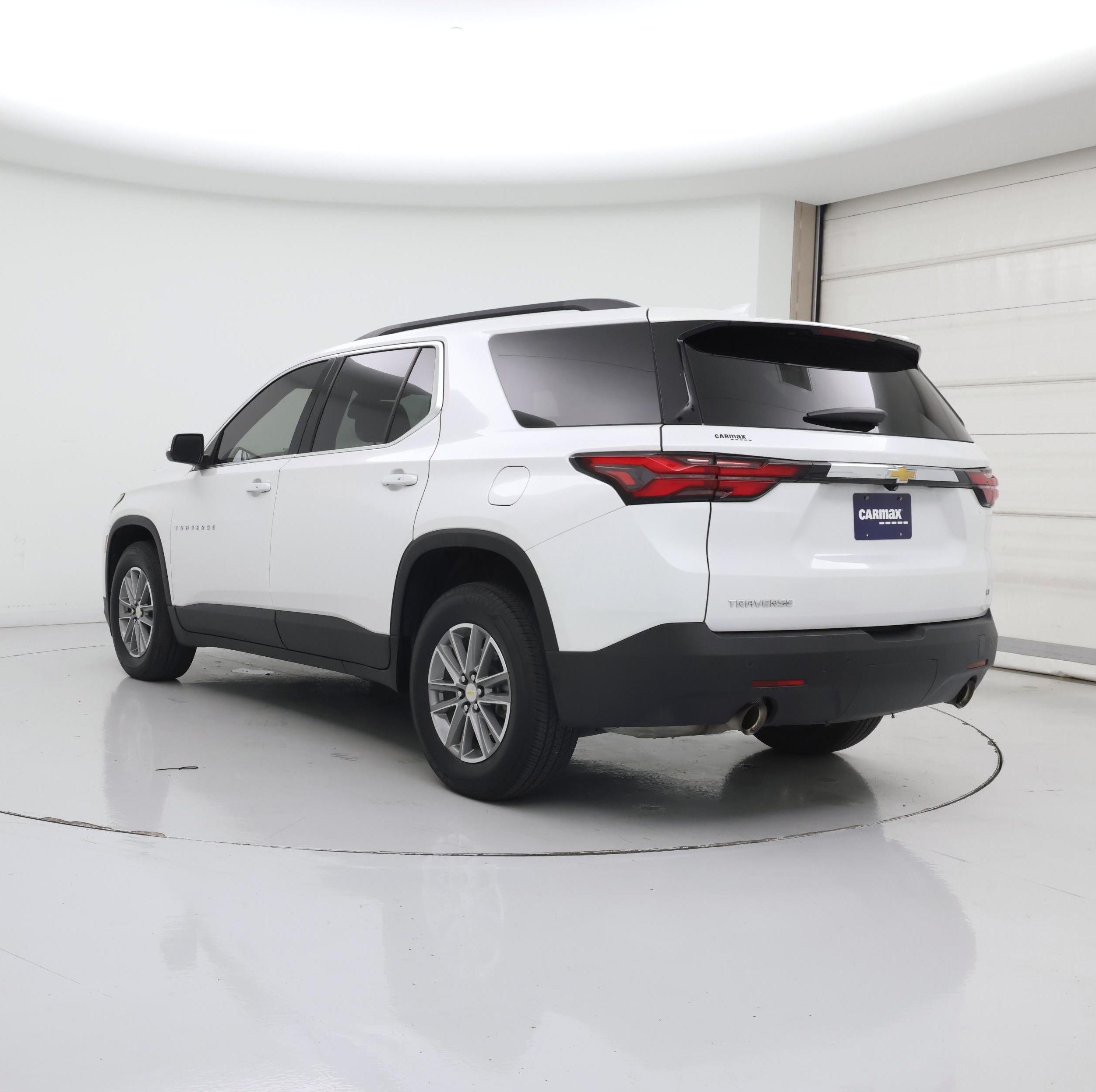 Thumbnail: 2023 Chevrolet Traverse - 2