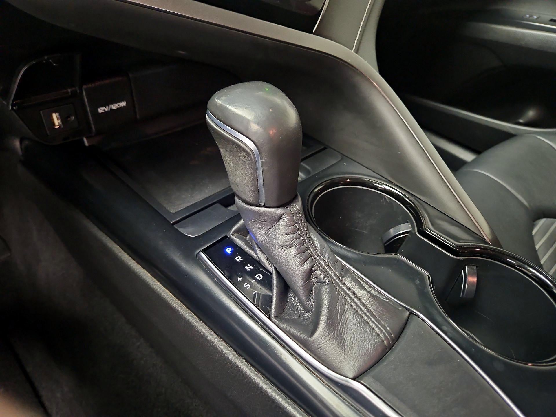Thumbnail: 2019 Toyota Camry - 17