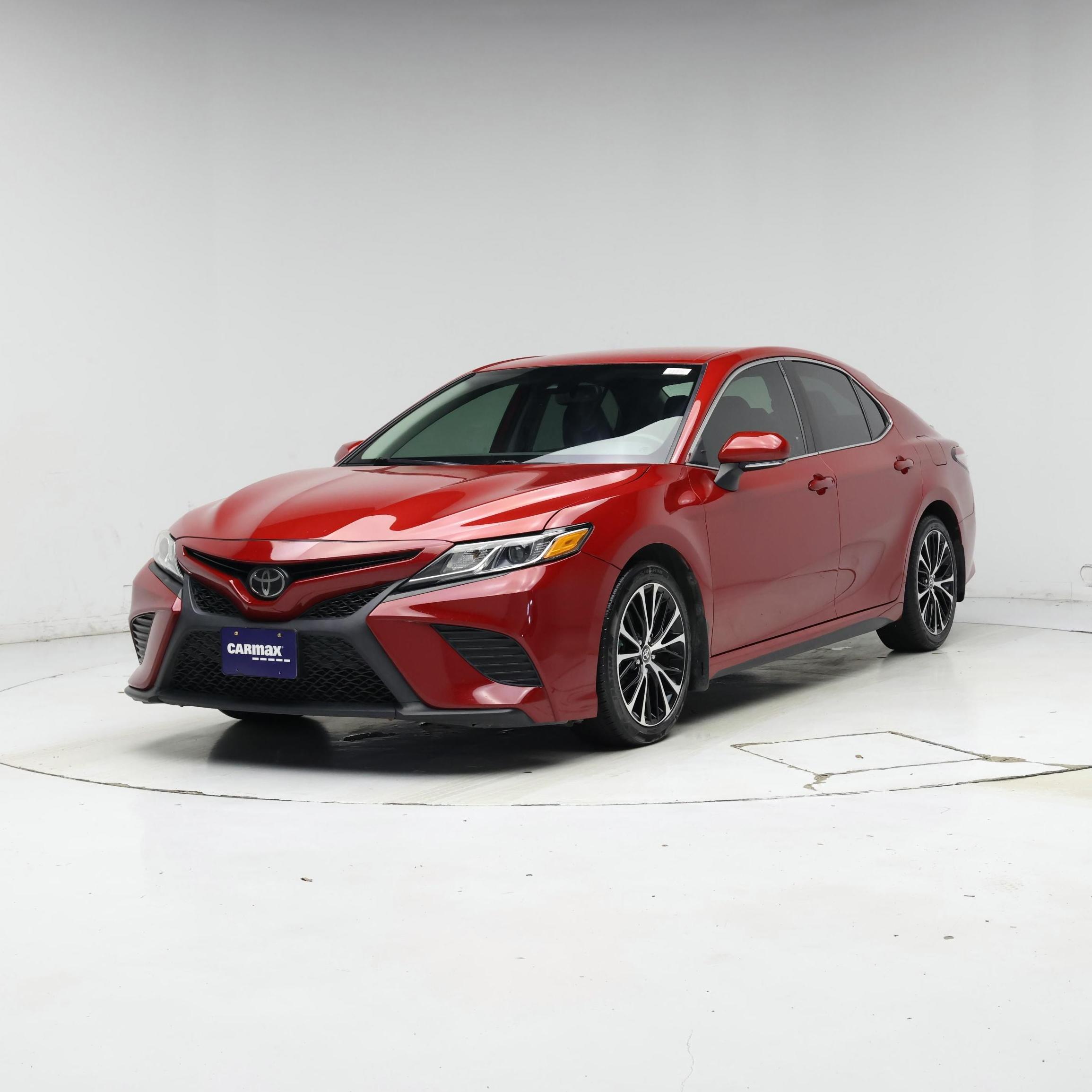 Thumbnail: 2019 Toyota Camry - 4