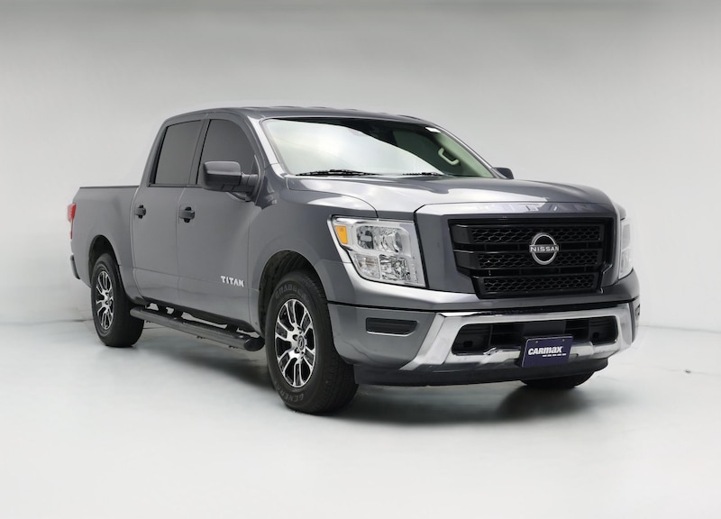 2023 Nissan Titan SV