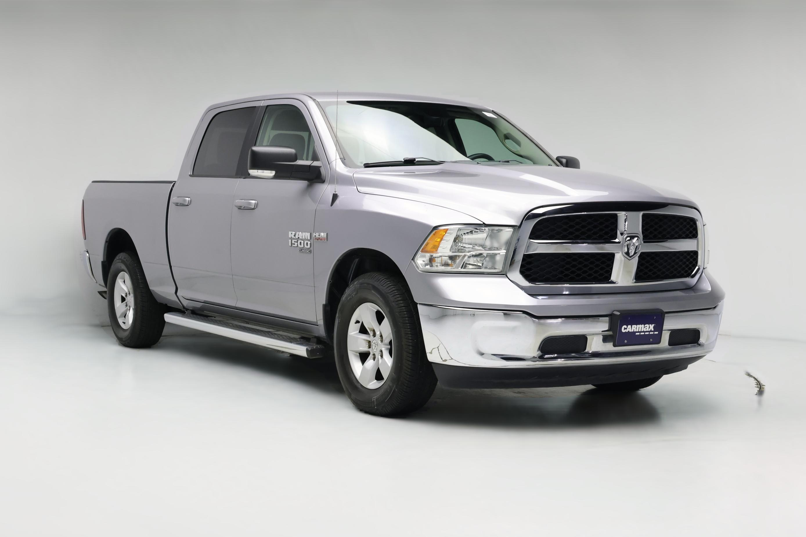 Thumbnail: 2020 RAM 1500 Classic - 1