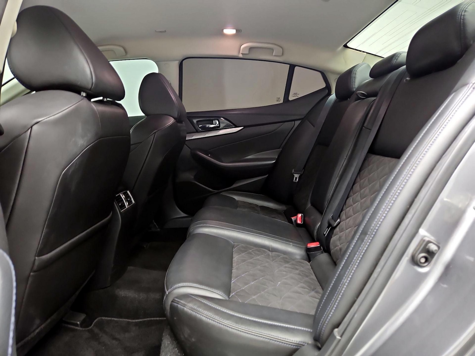 2017 Nissan Maxima SR - Photo 21