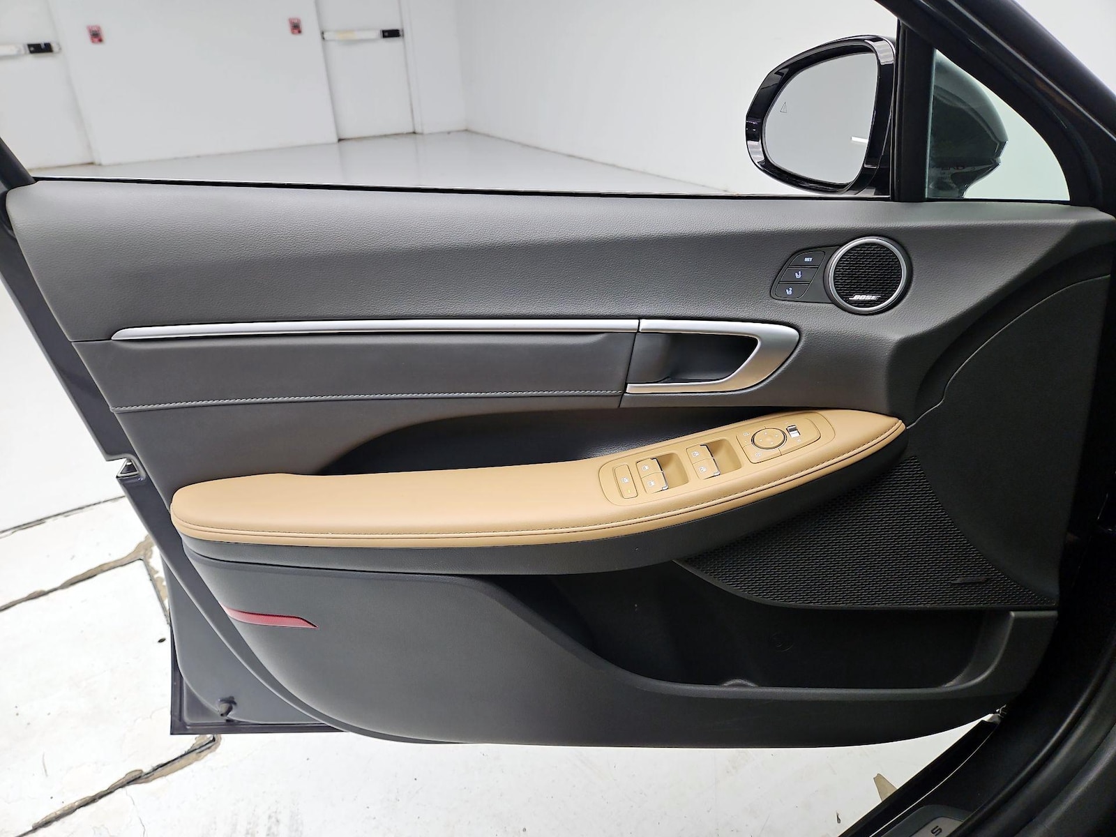 2025 Hyundai Sonata Hybrid Limited - Photo 13