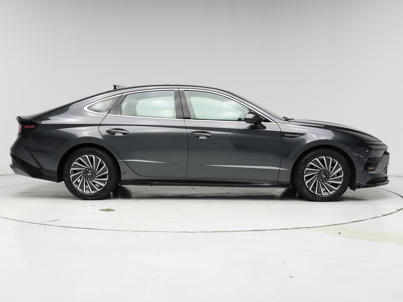 2025 Hyundai Sonata Hybrid Limited - Photo 8