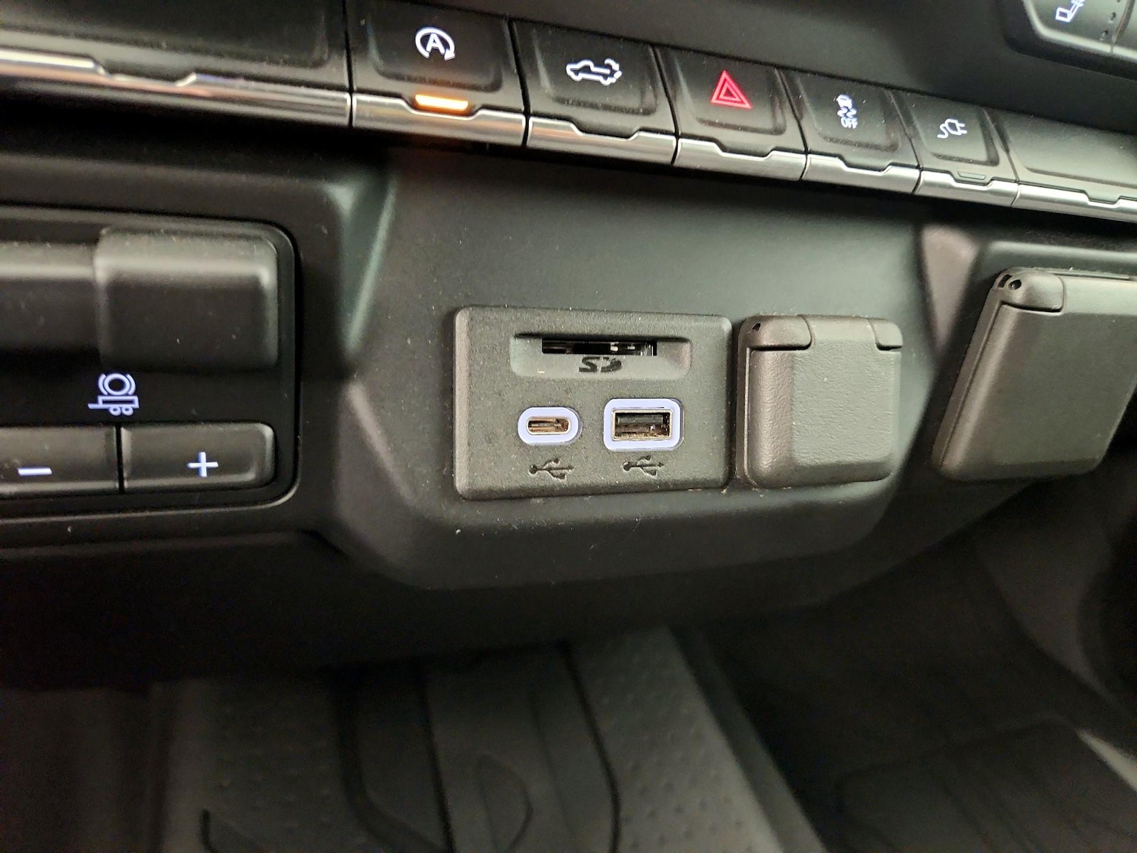 2021 Chevrolet Silverado 1500 LT - Photo 19